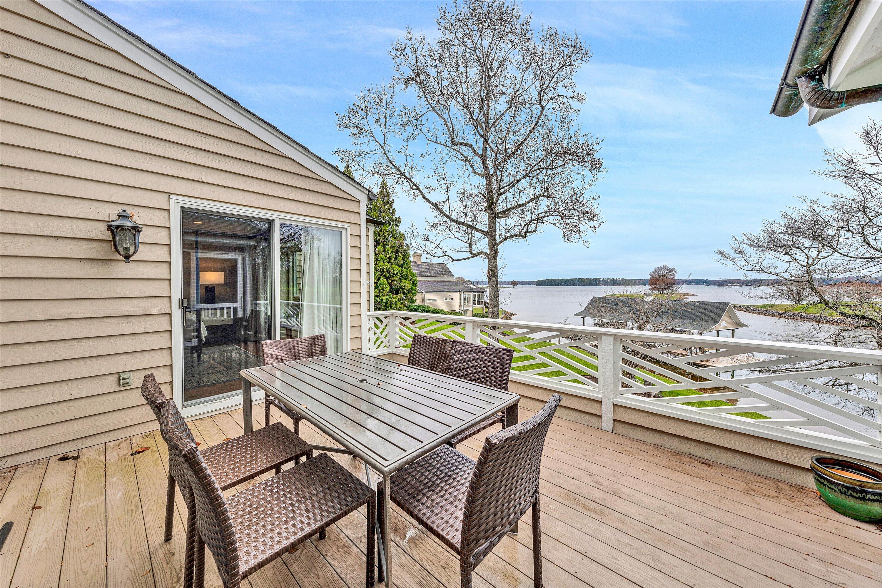 216 Island Green DR Unit: 11