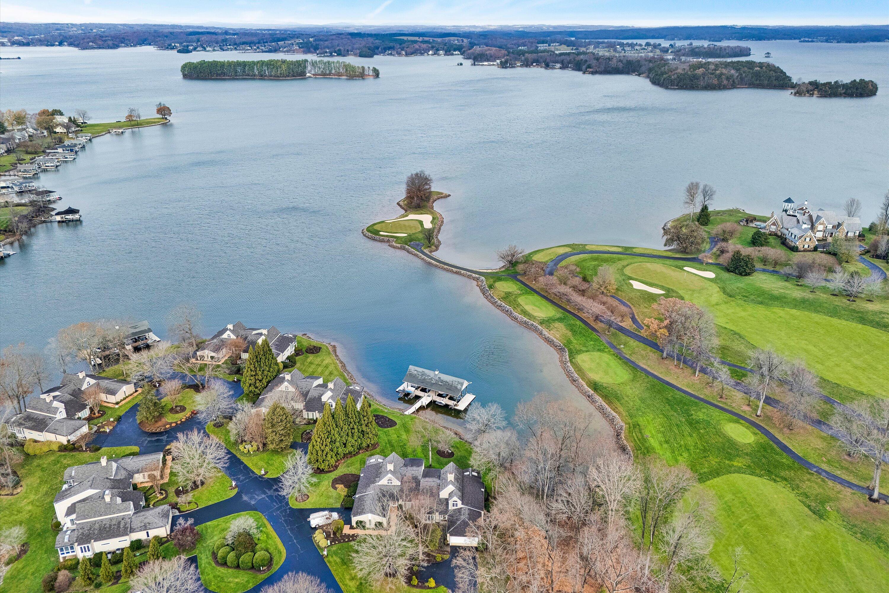 216 Island Green DR Unit: 11