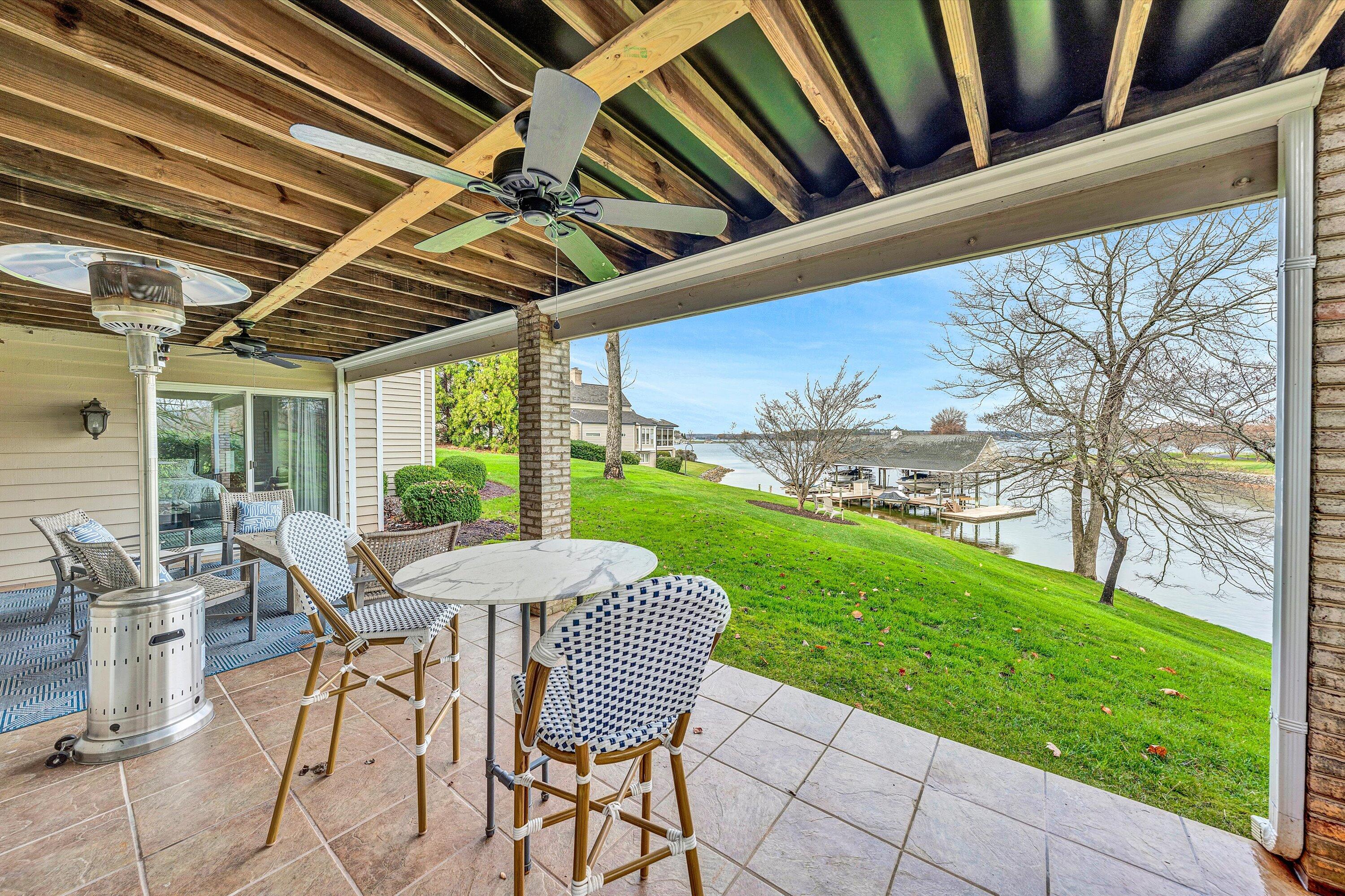 216 Island Green DR Unit: 11