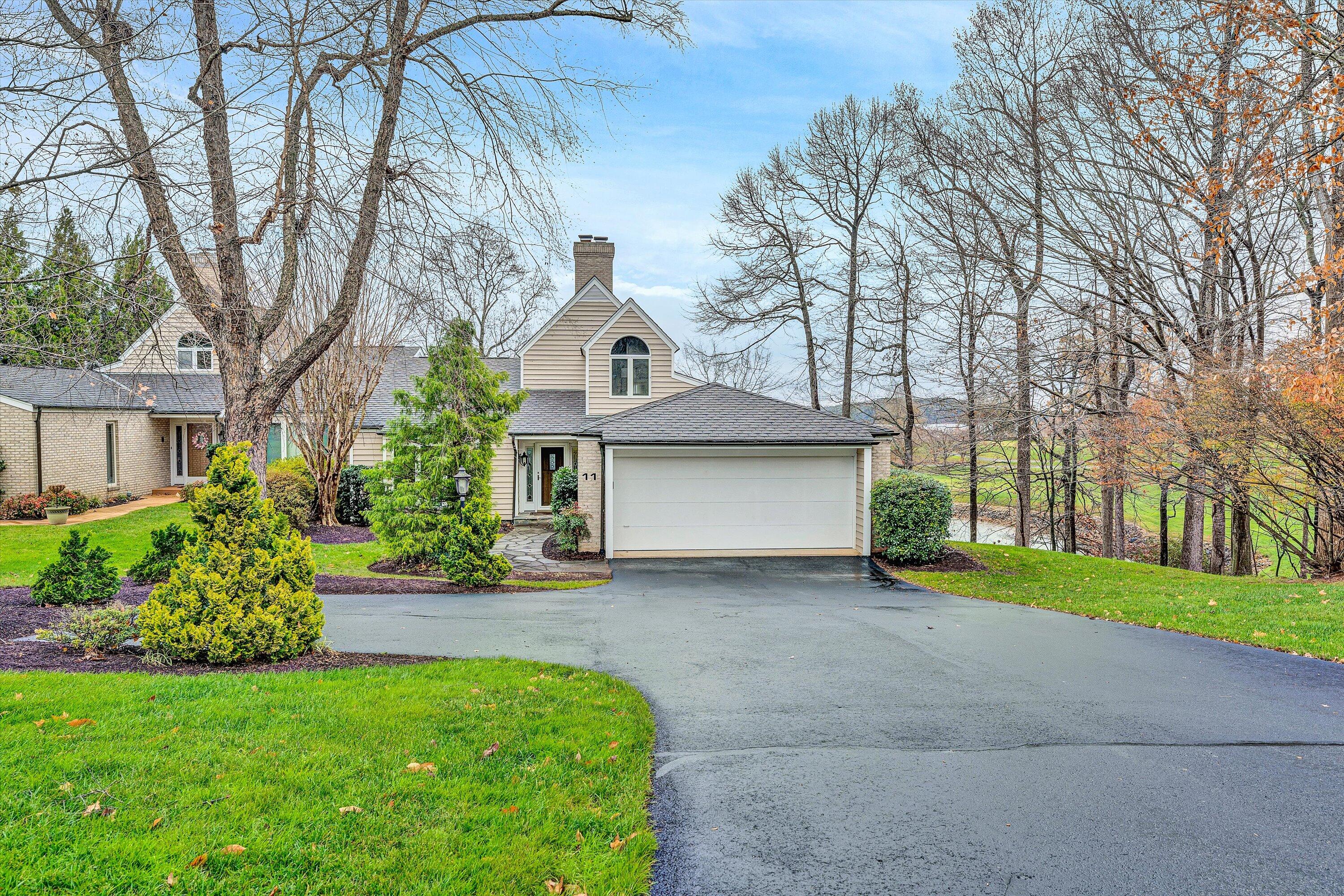 216 Island Green DR Unit: 11
