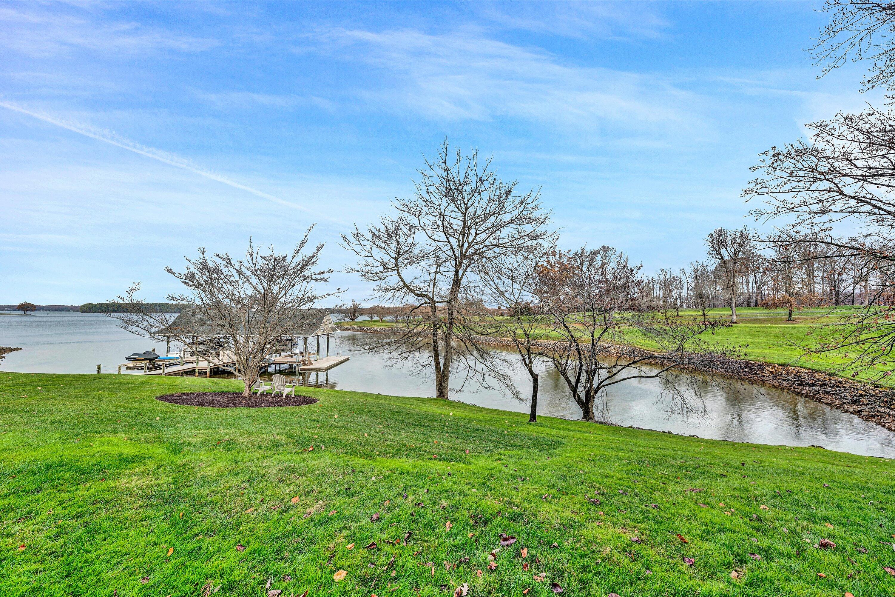 216 Island Green DR Unit: 11