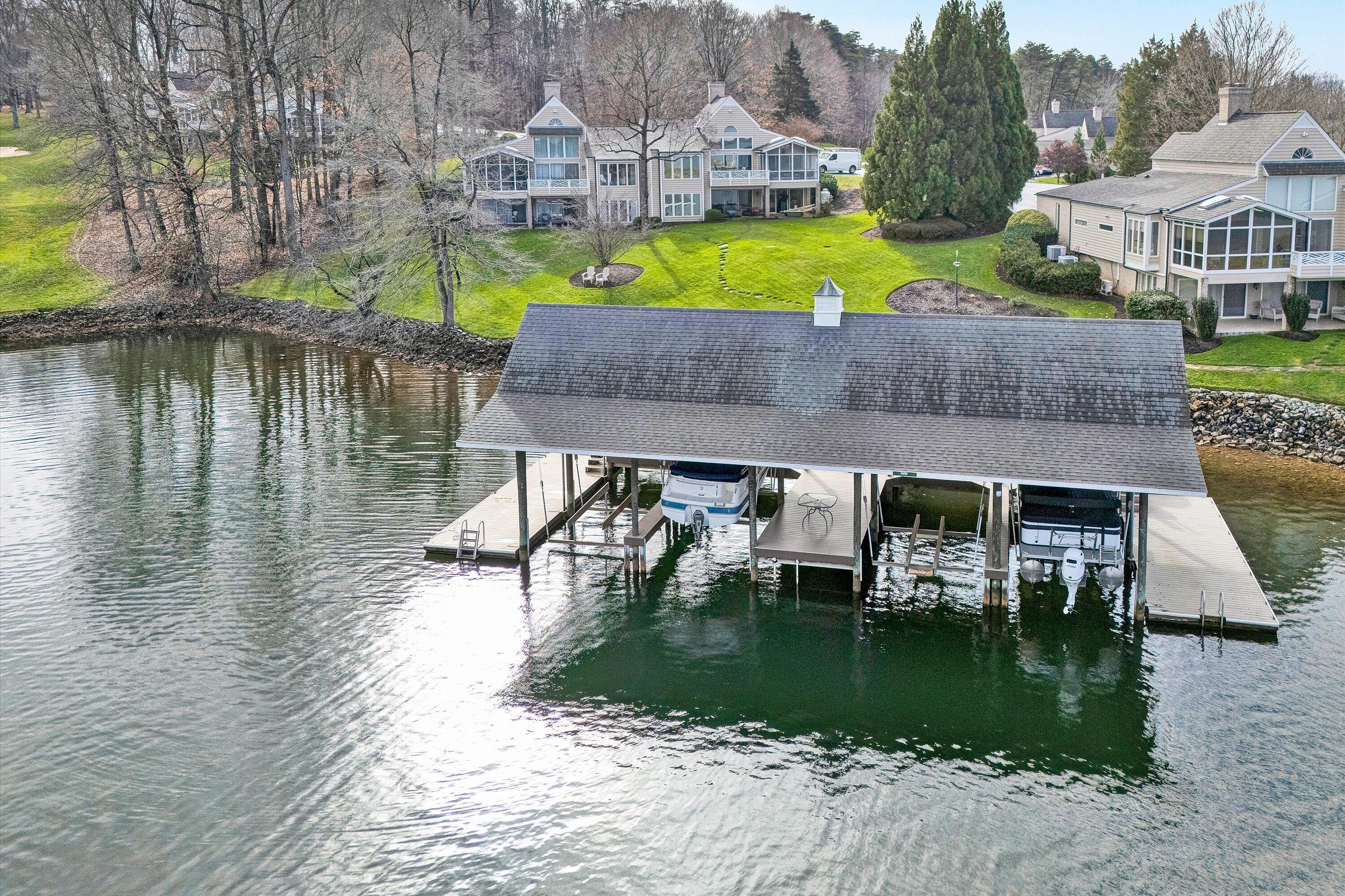 216 Island Green DR Unit: 11