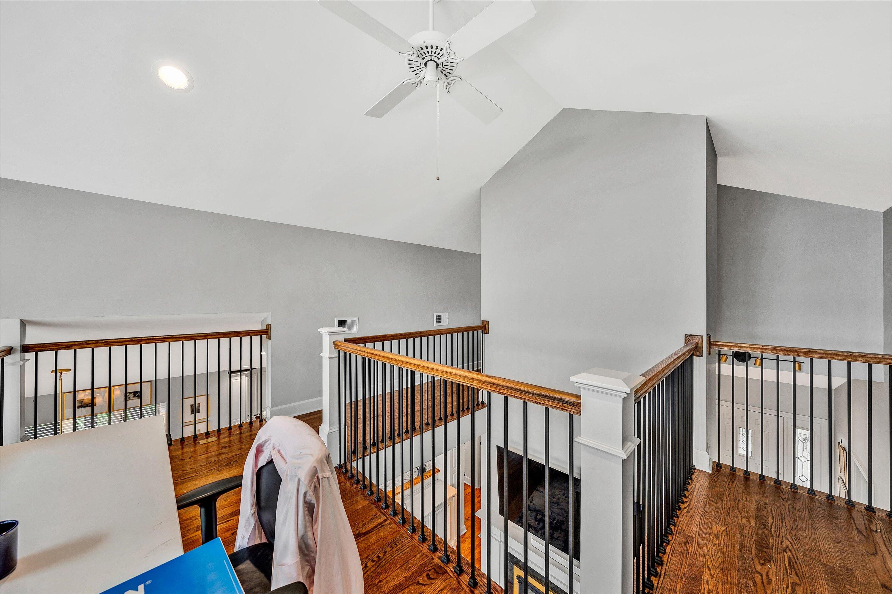 216 Island Green DR Unit: 11