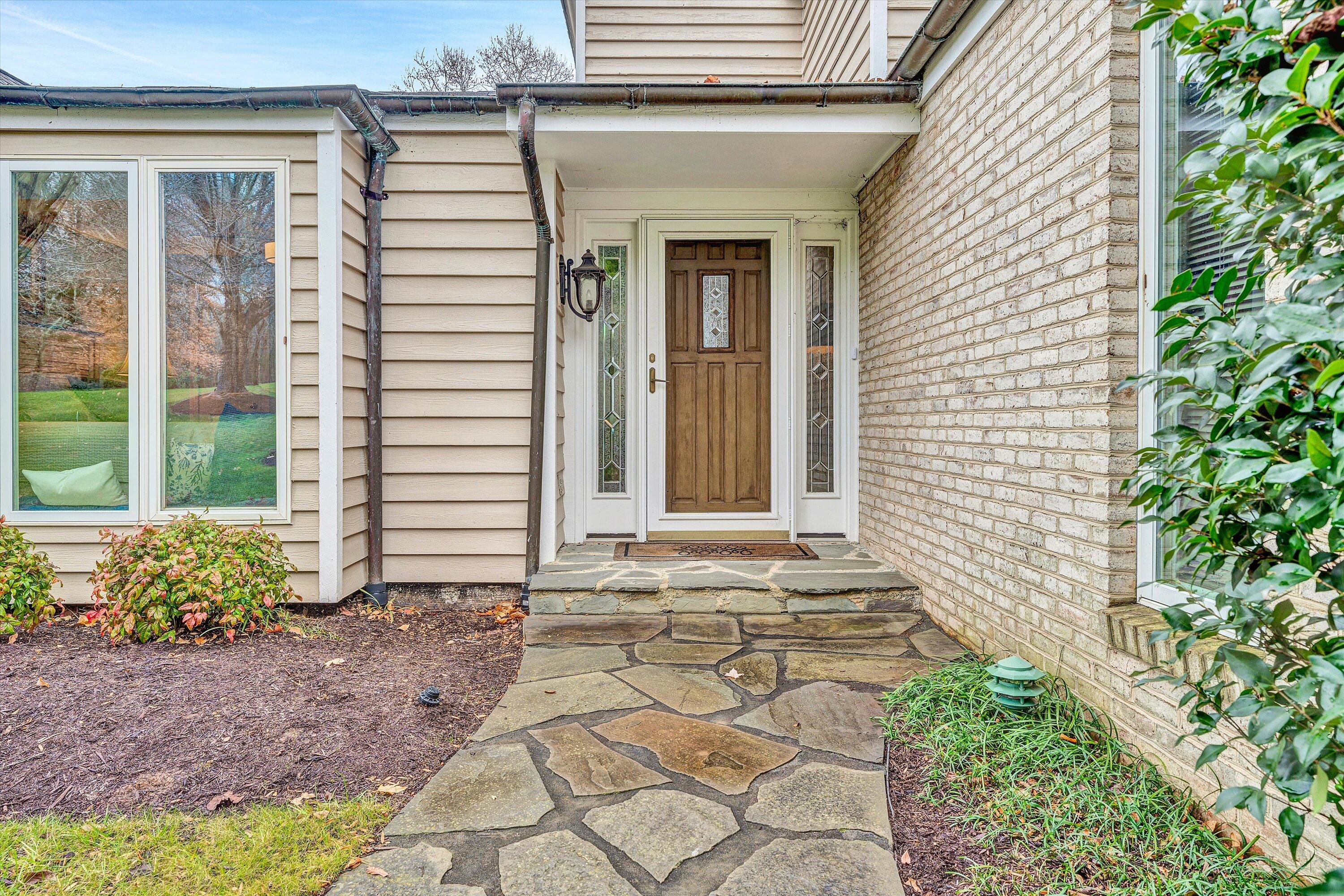 216 Island Green DR Unit: 11