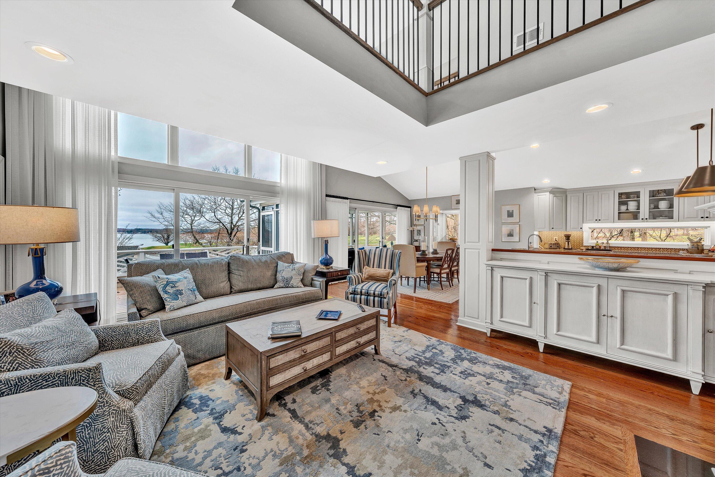 216 Island Green DR Unit: 11