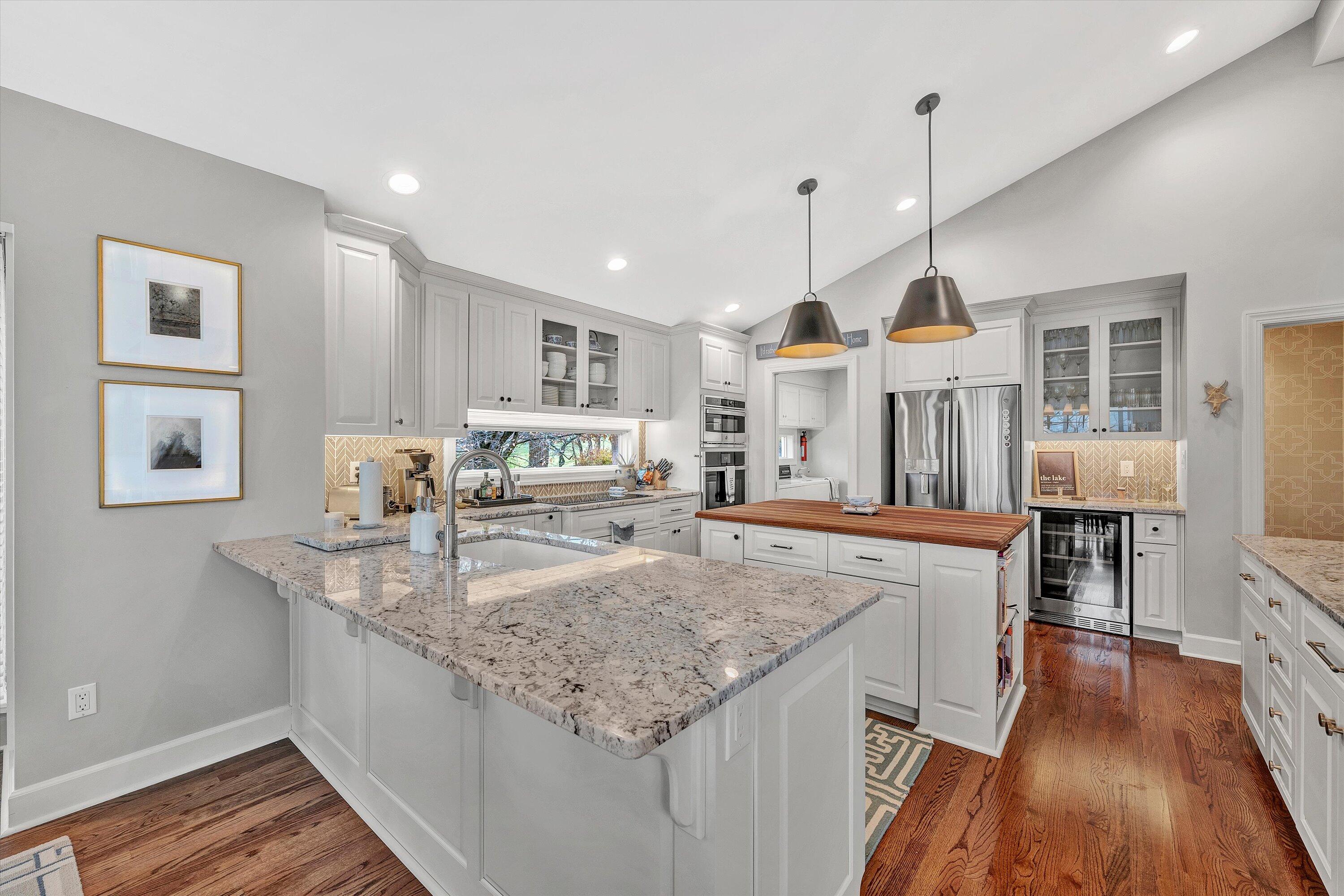 216 Island Green DR Unit: 11