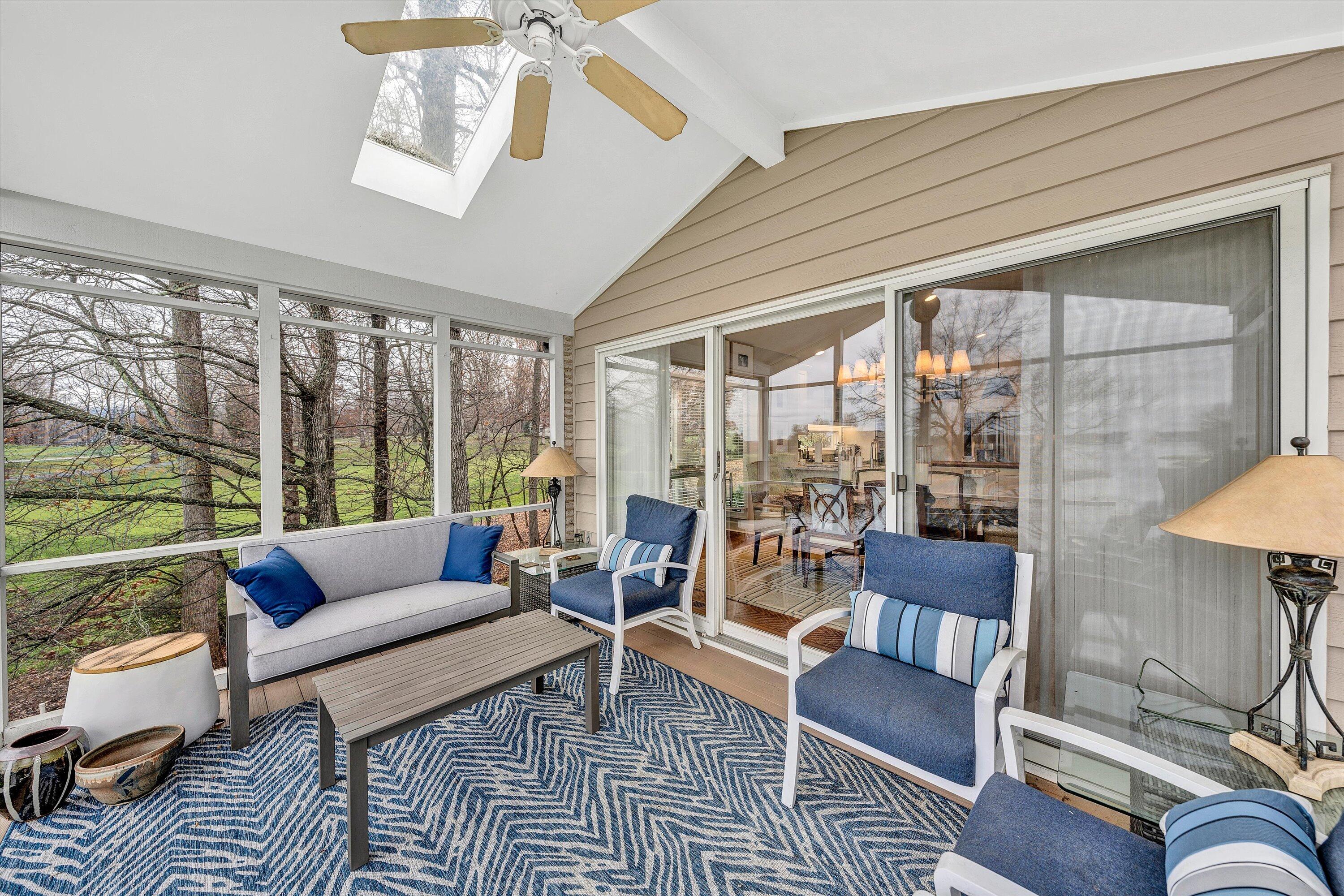 216 Island Green DR Unit: 11
