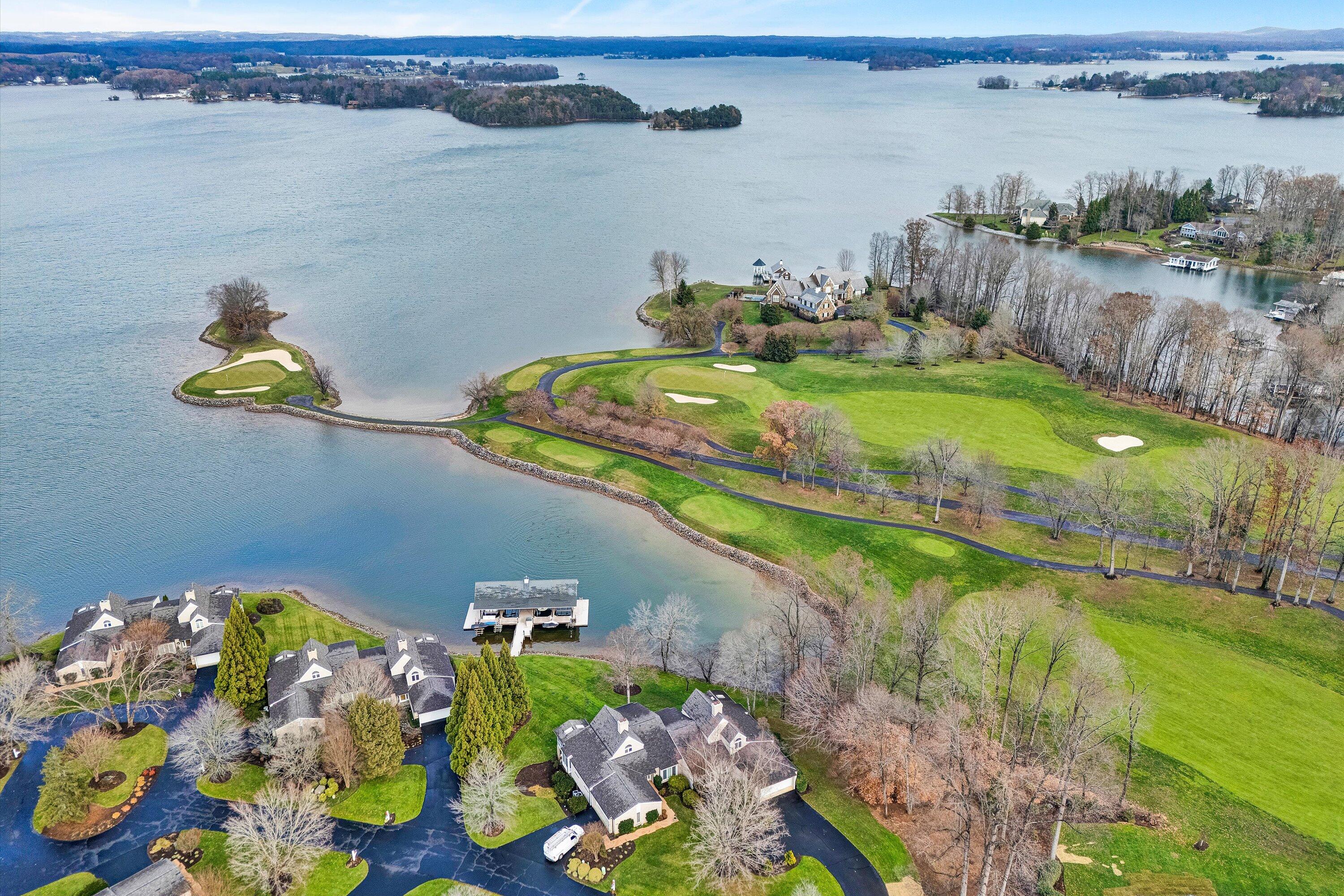 216 Island Green DR Unit: 11