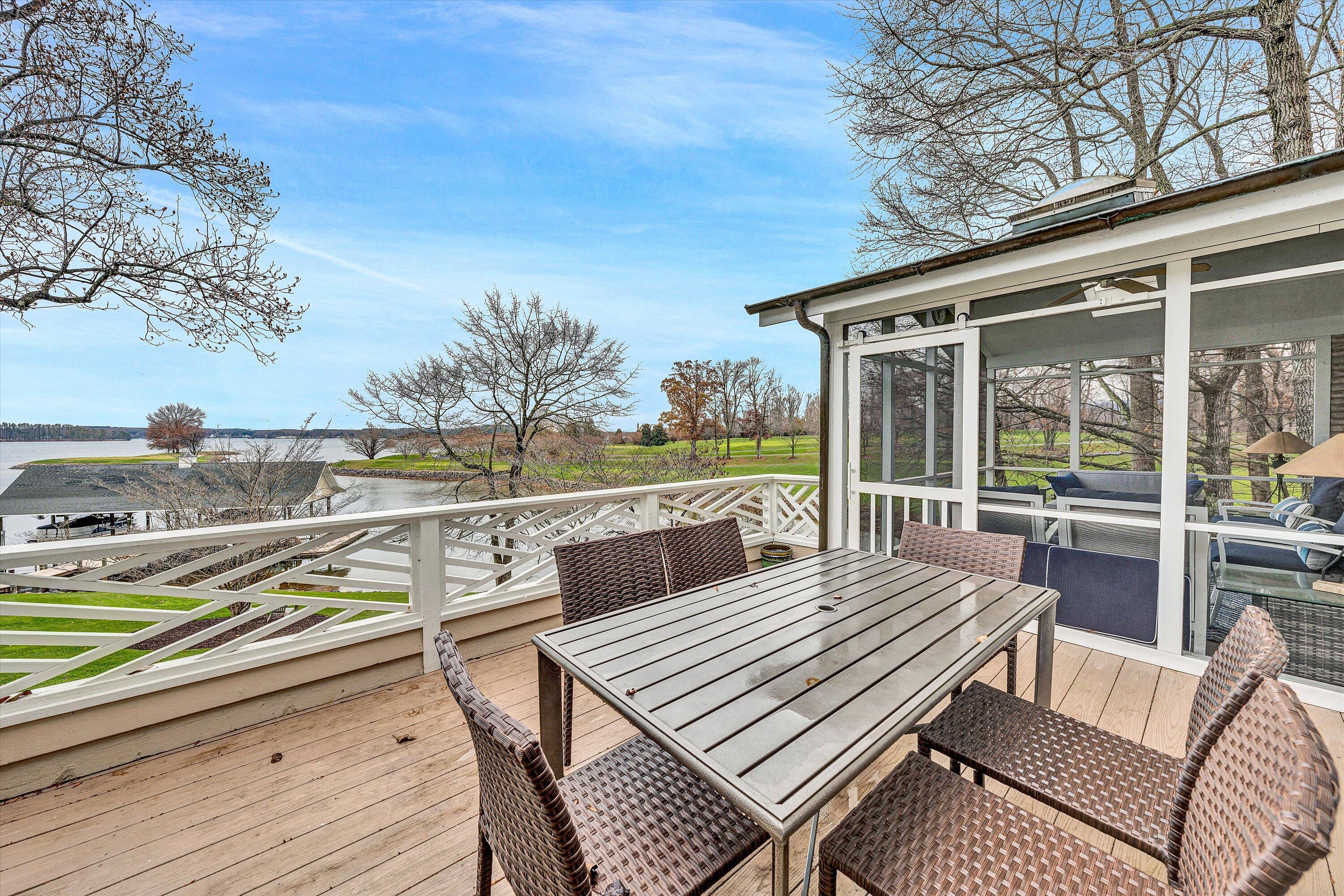 216 Island Green DR Unit: 11