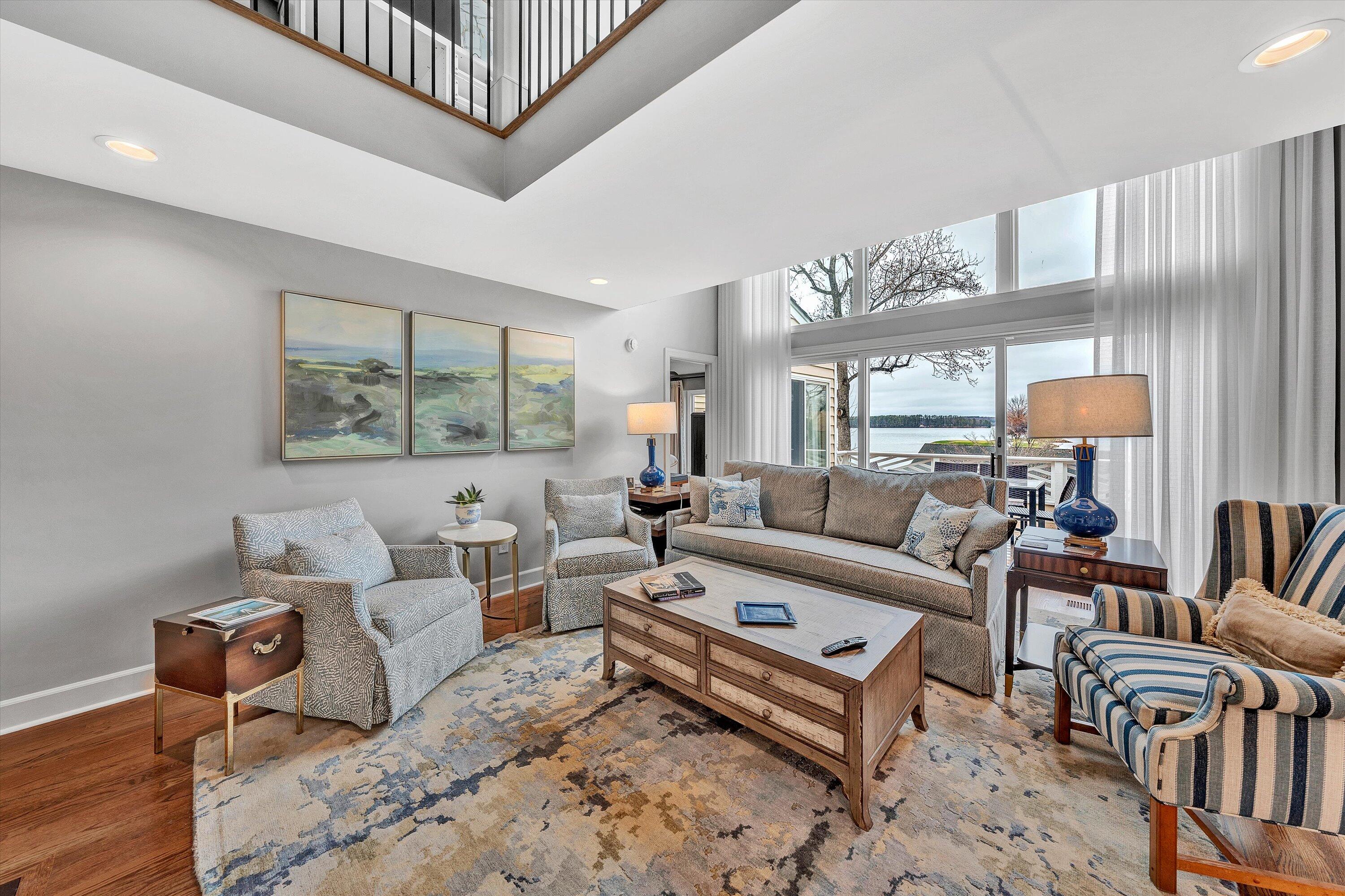 216 Island Green DR Unit: 11