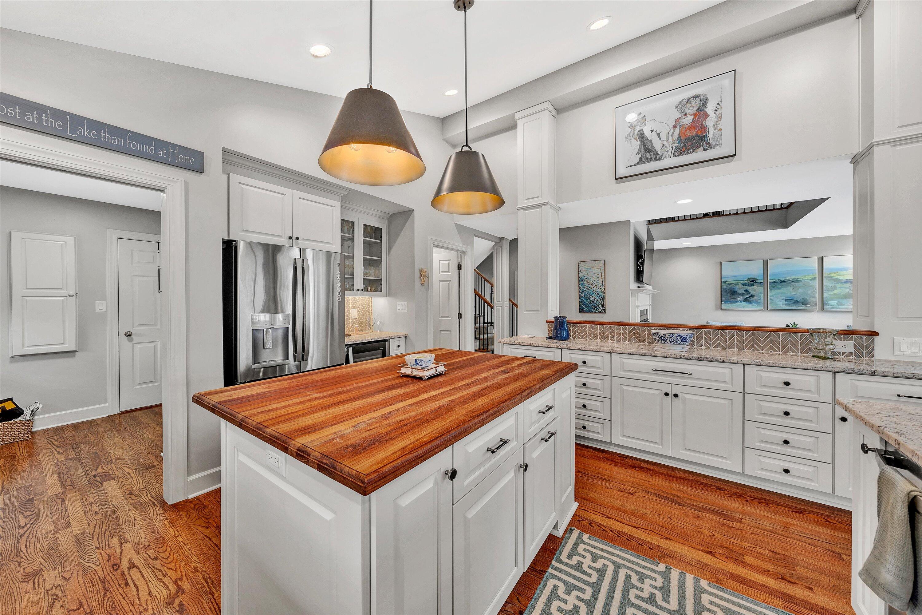 216 Island Green DR Unit: 11