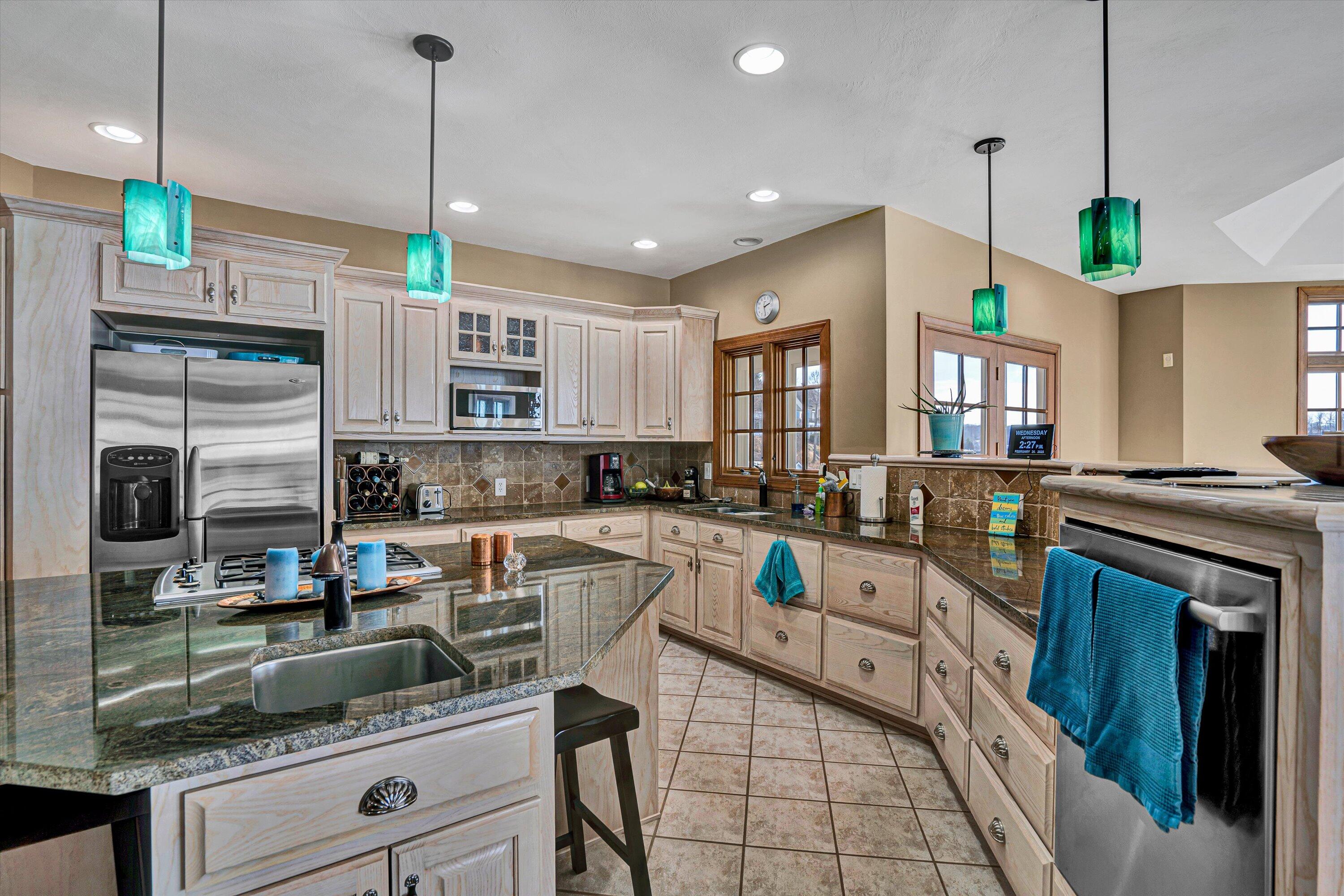 41 Windy Hill CIR