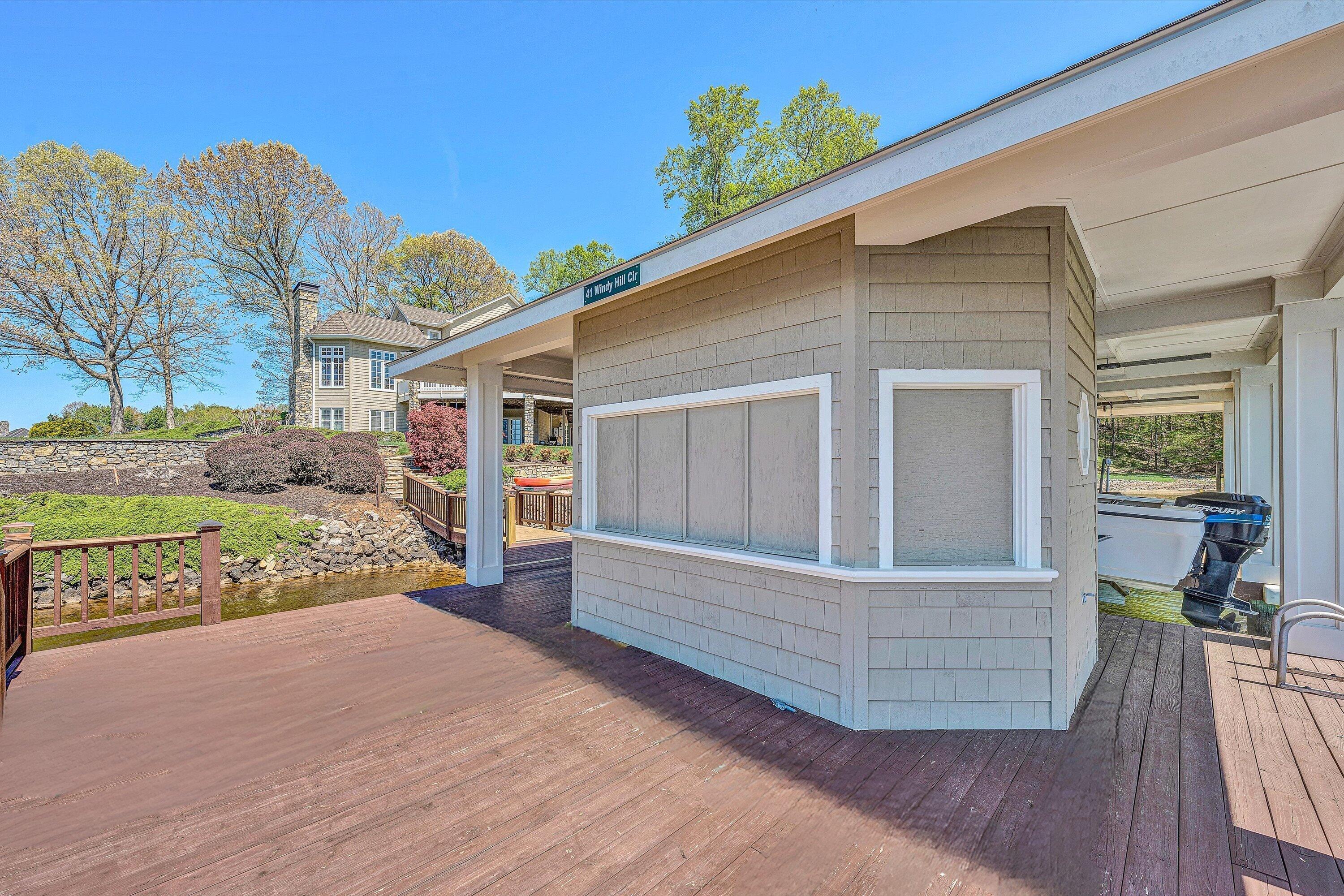 41 Windy Hill CIR