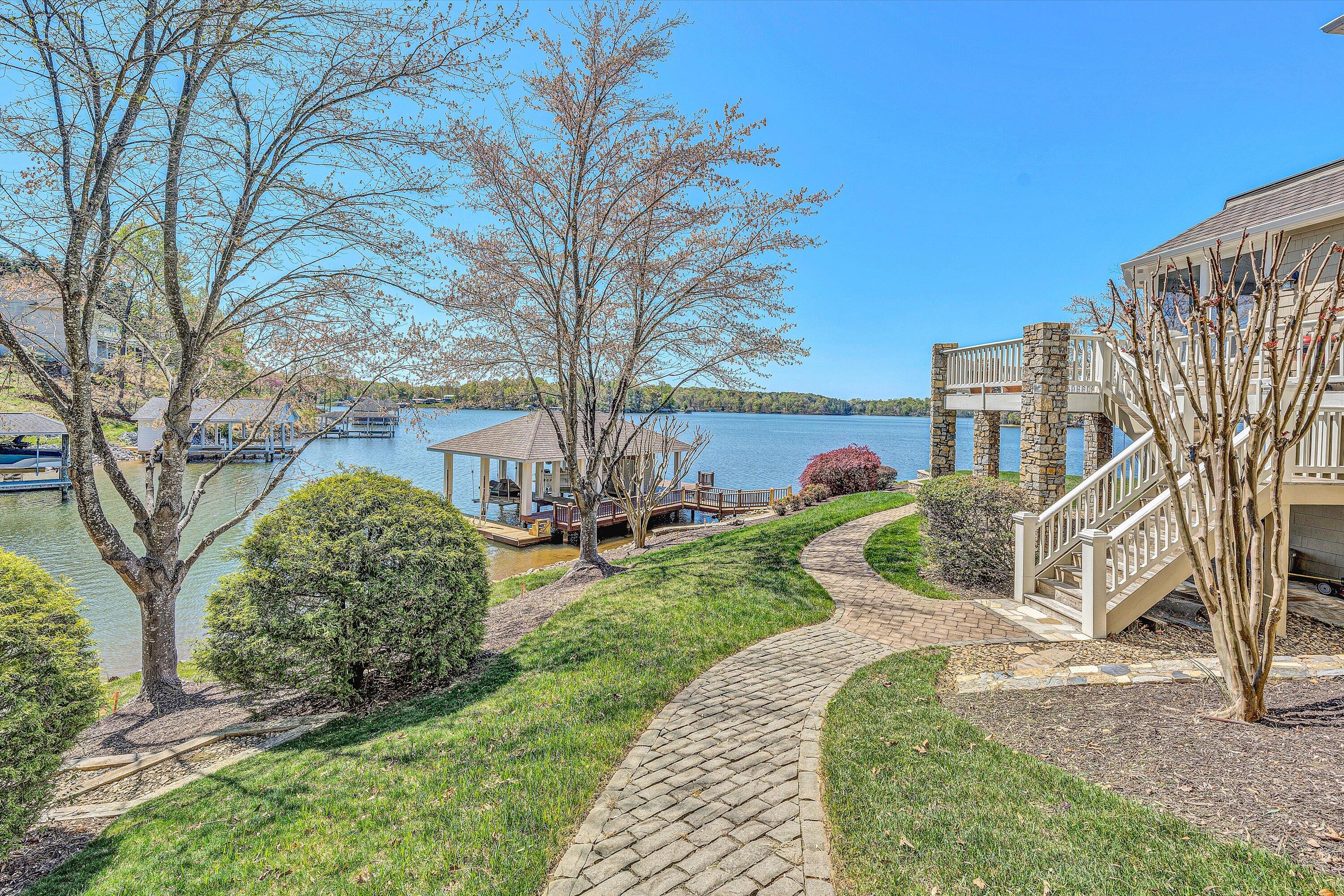 41 Windy Hill CIR