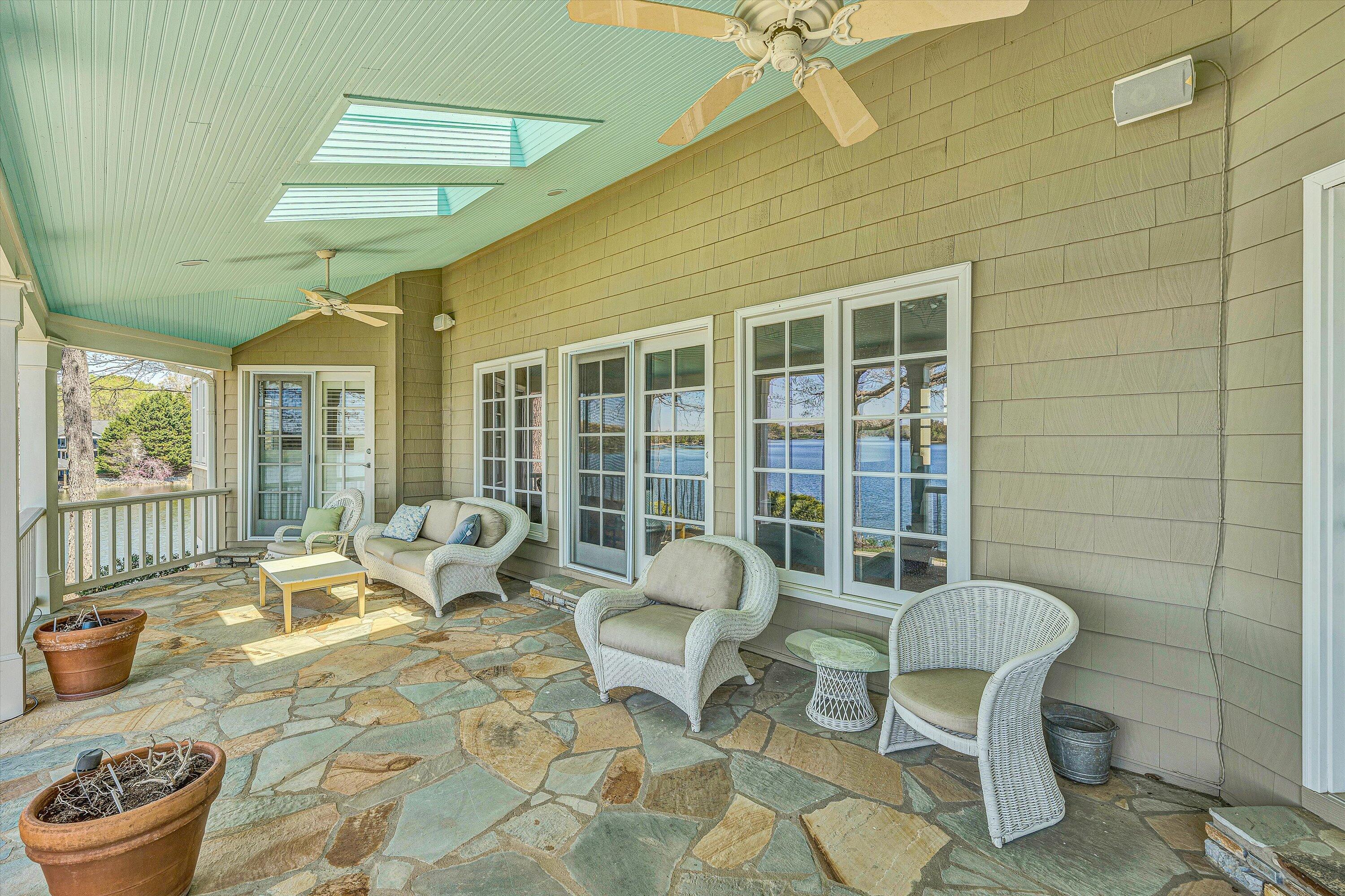 41 Windy Hill CIR