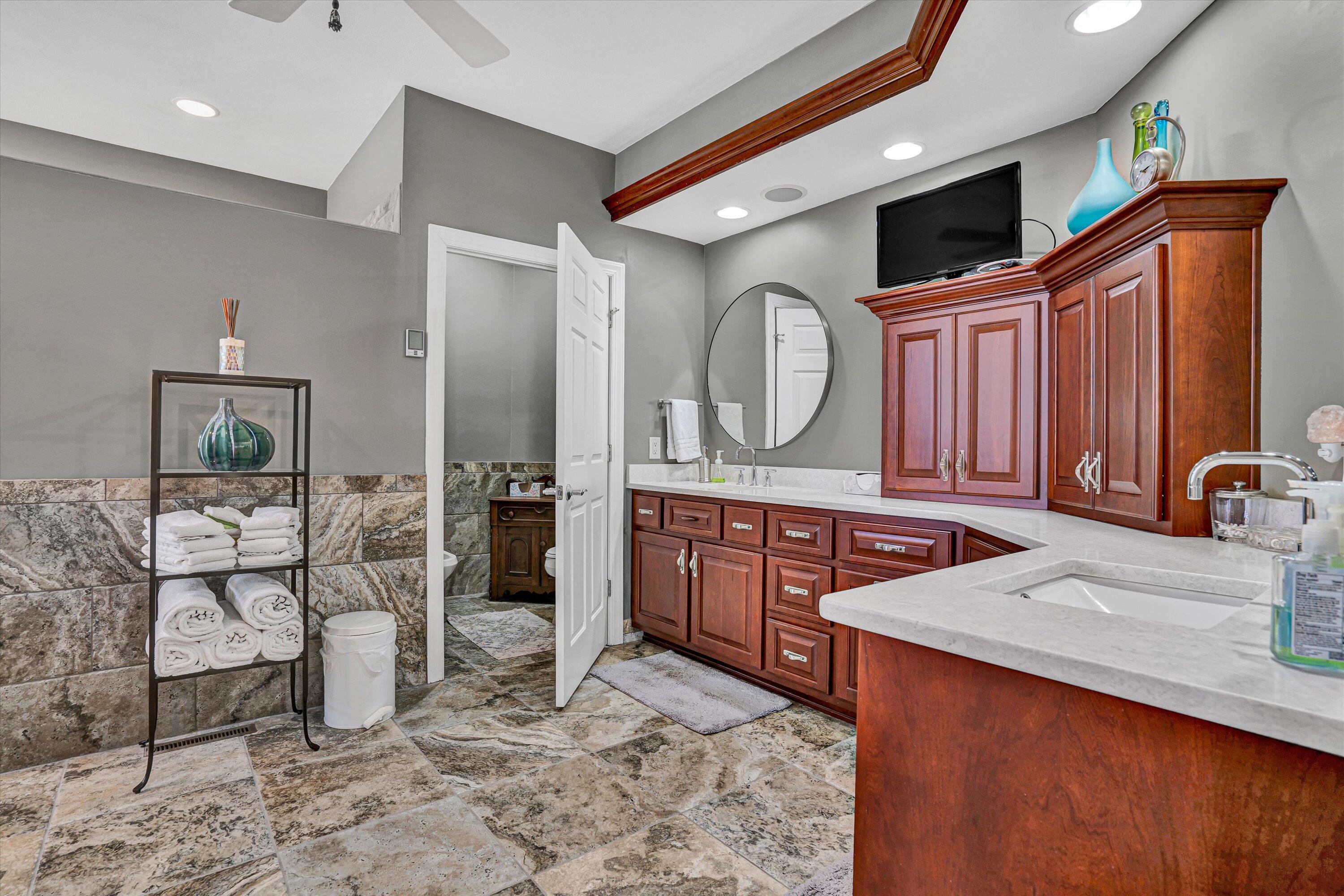 41 Windy Hill CIR