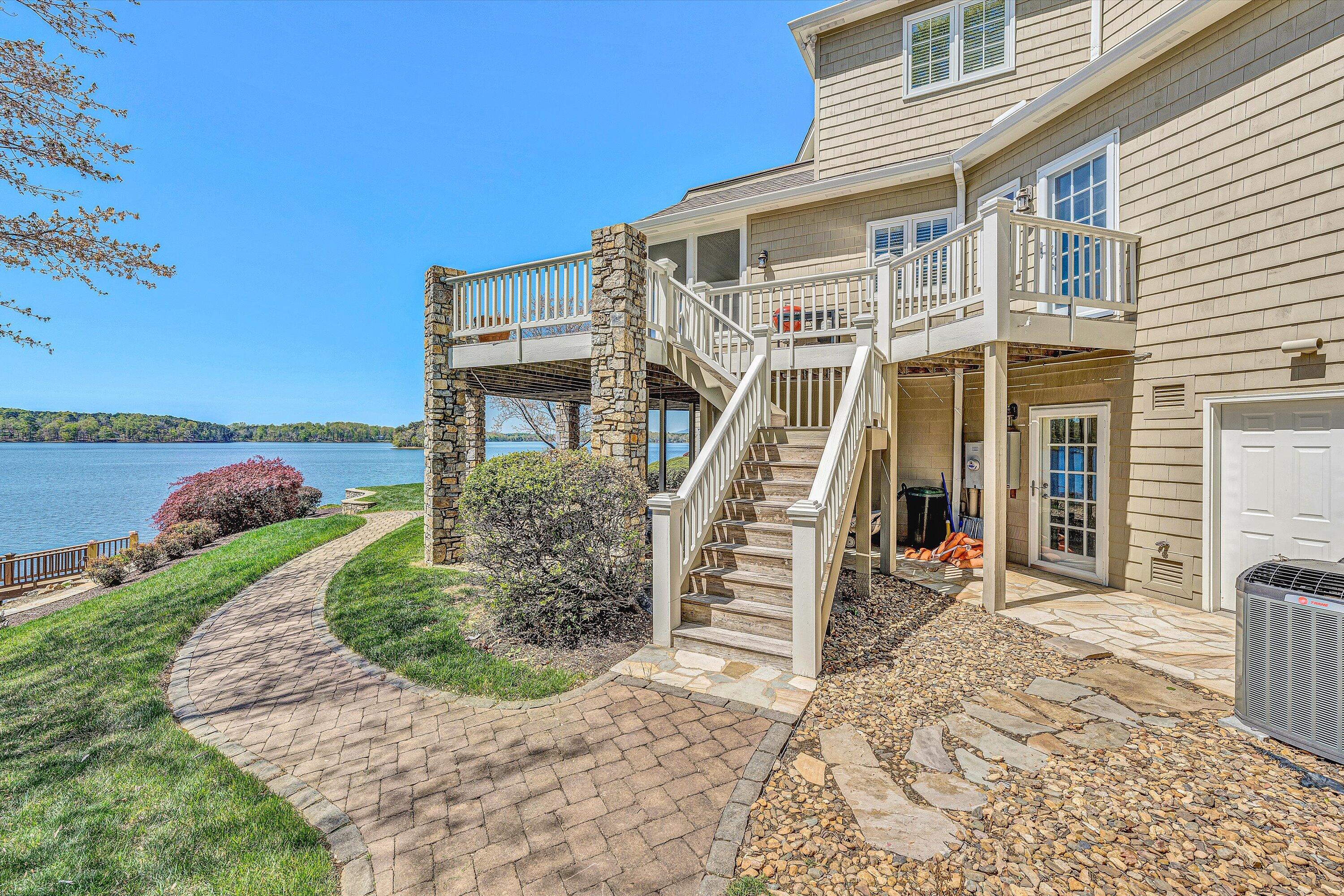 41 Windy Hill CIR