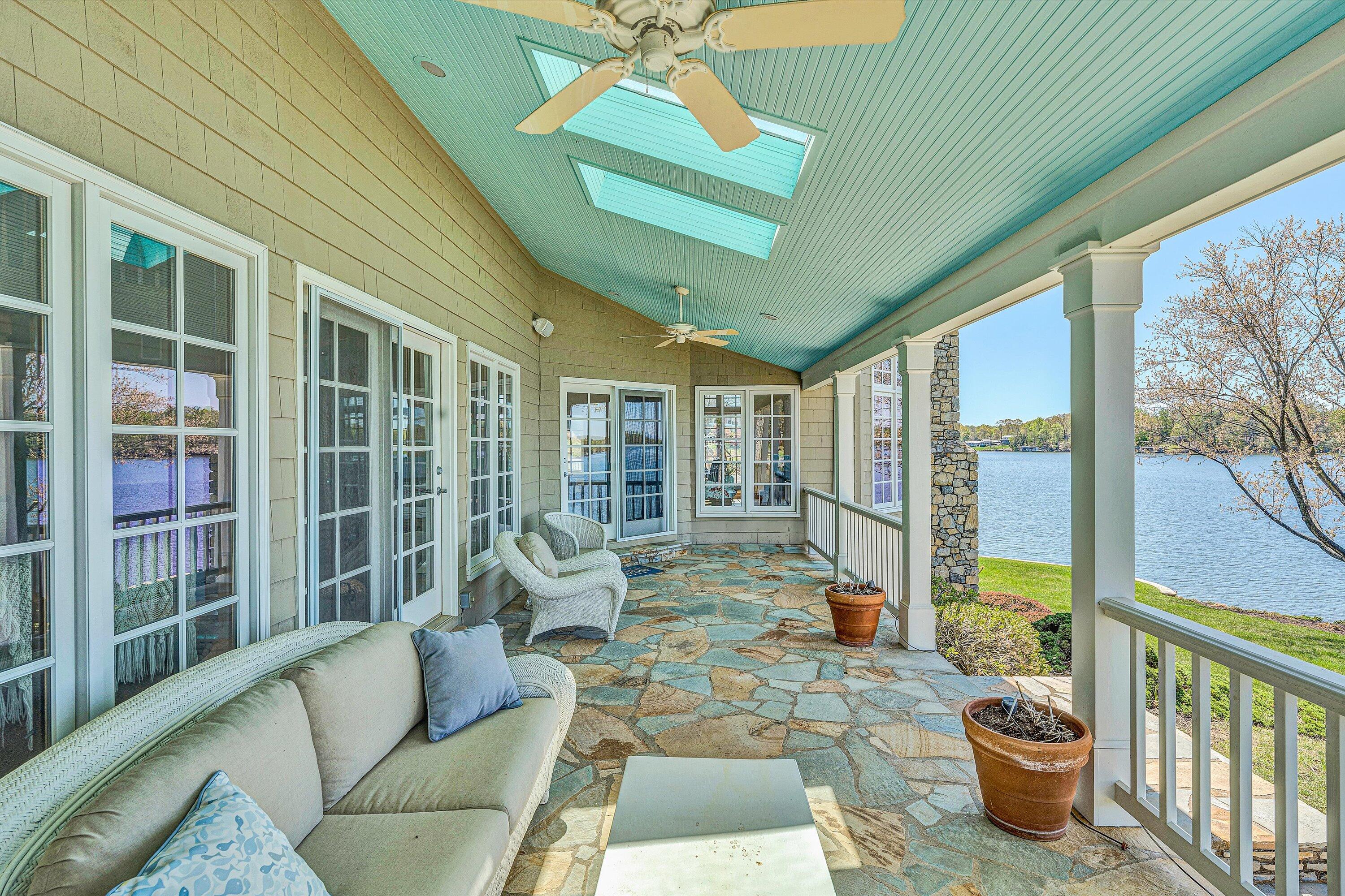 41 Windy Hill CIR