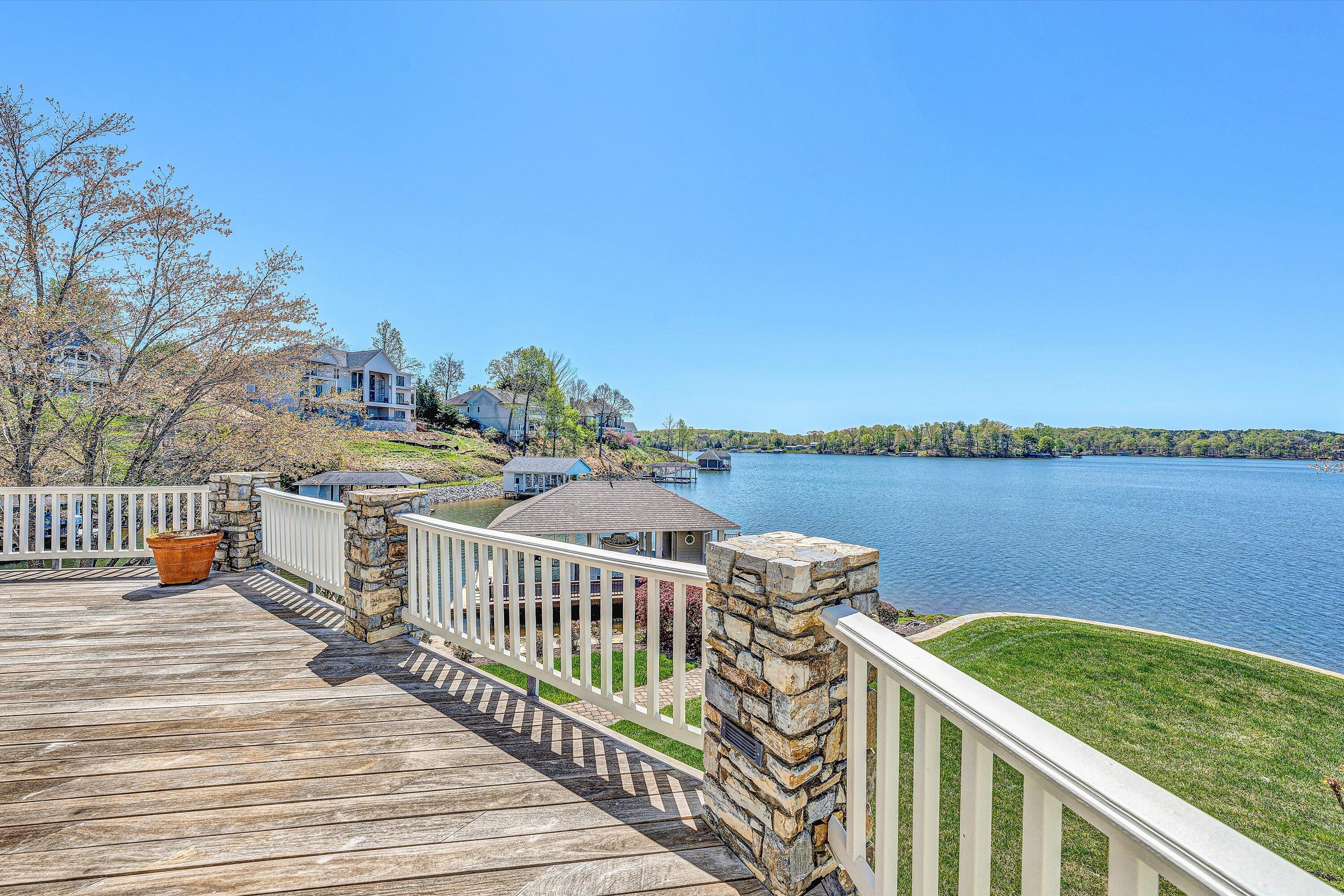 41 Windy Hill CIR
