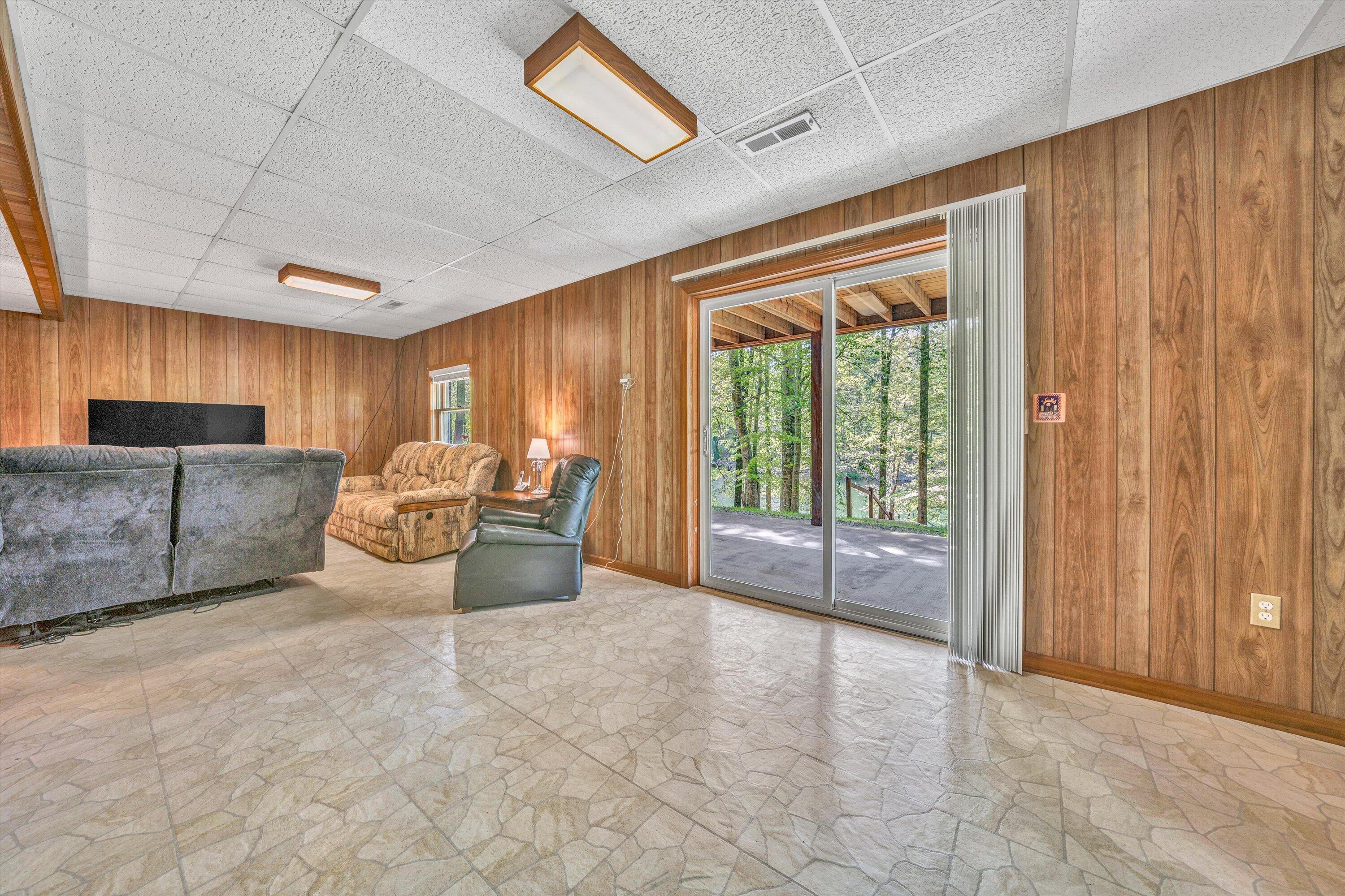 14 Kamp Branch RD