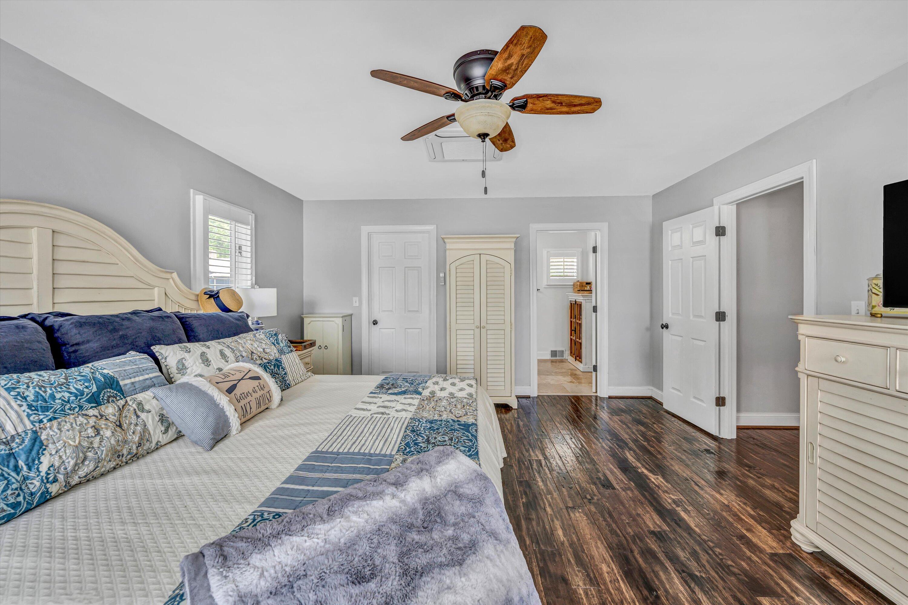 60 Sandpiper CIR