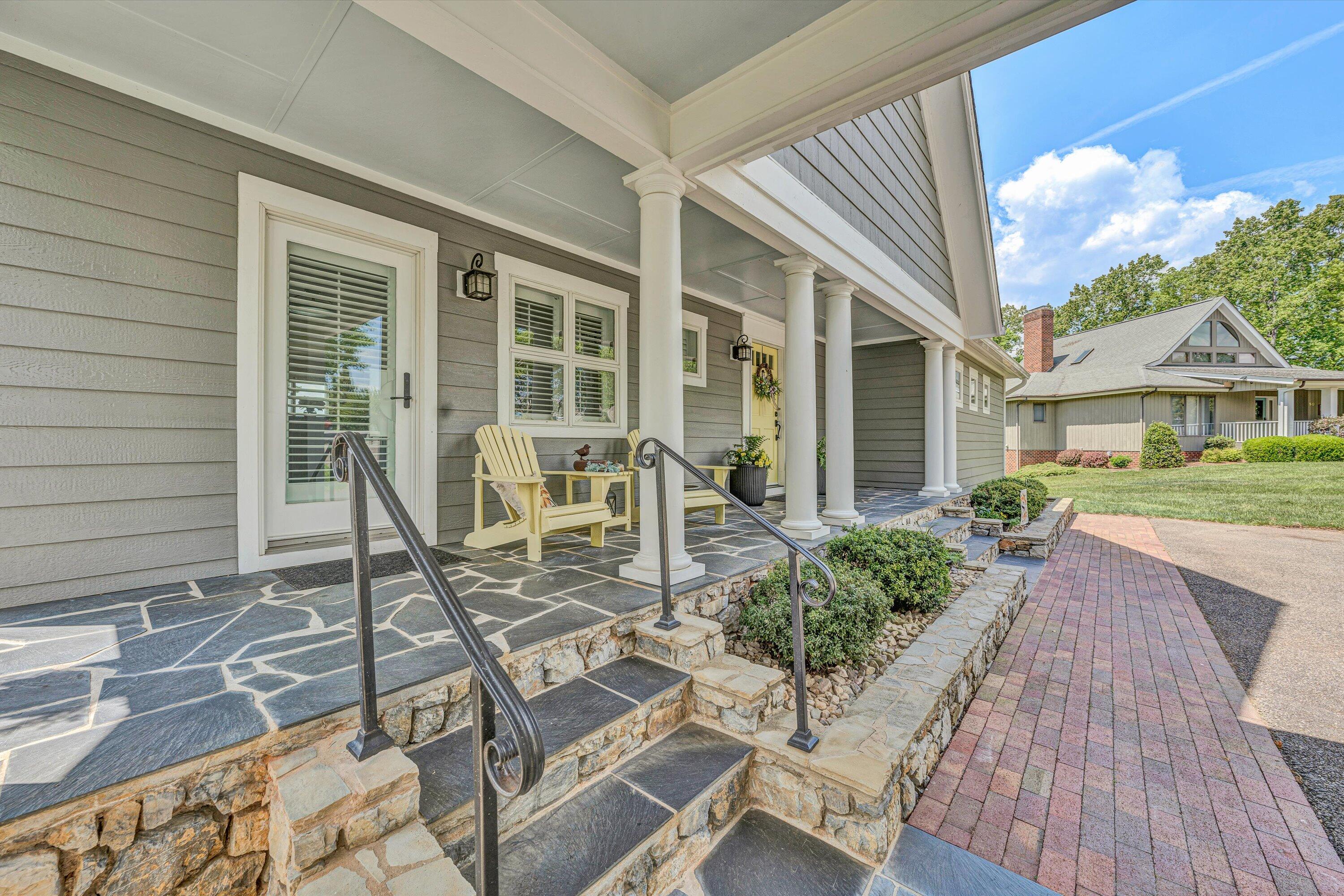 60 Sandpiper CIR