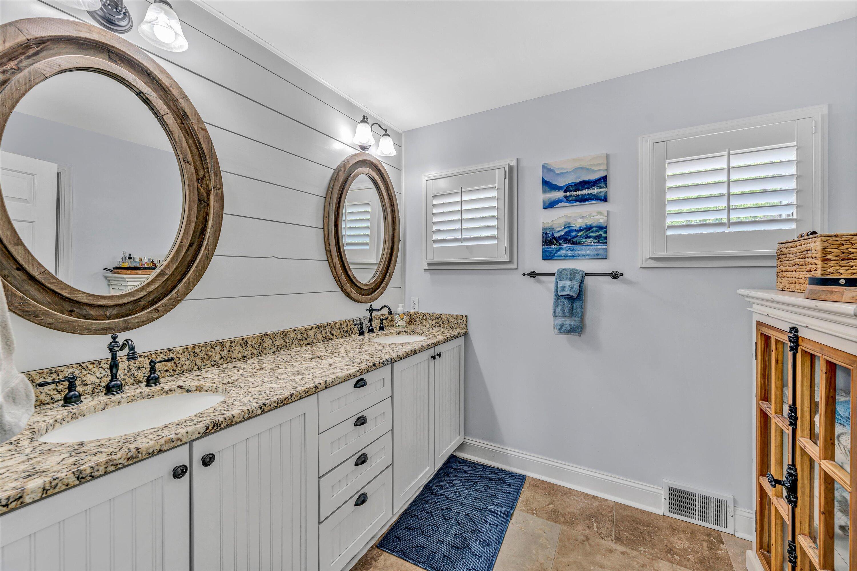 60 Sandpiper CIR