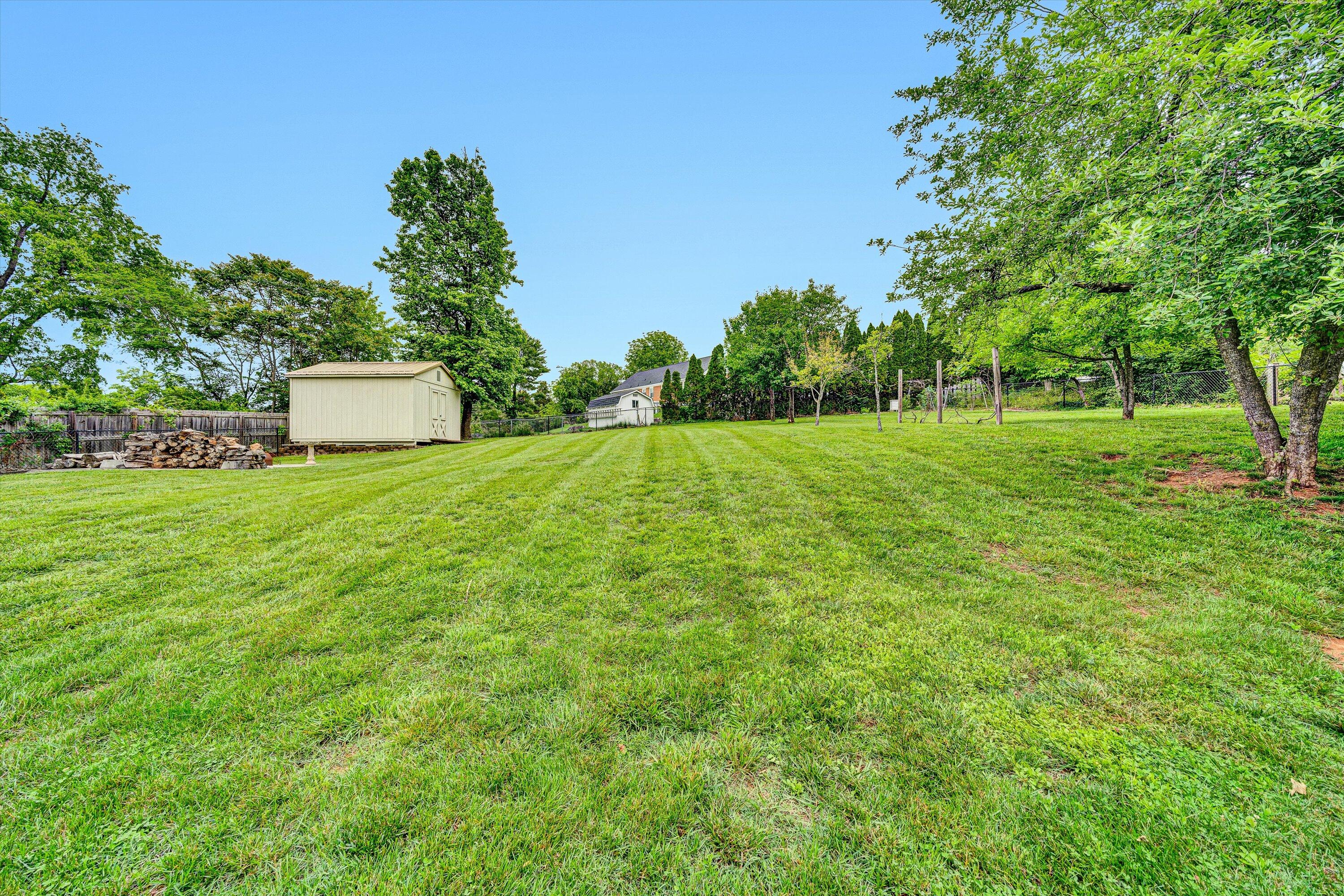 3643 Larson LN