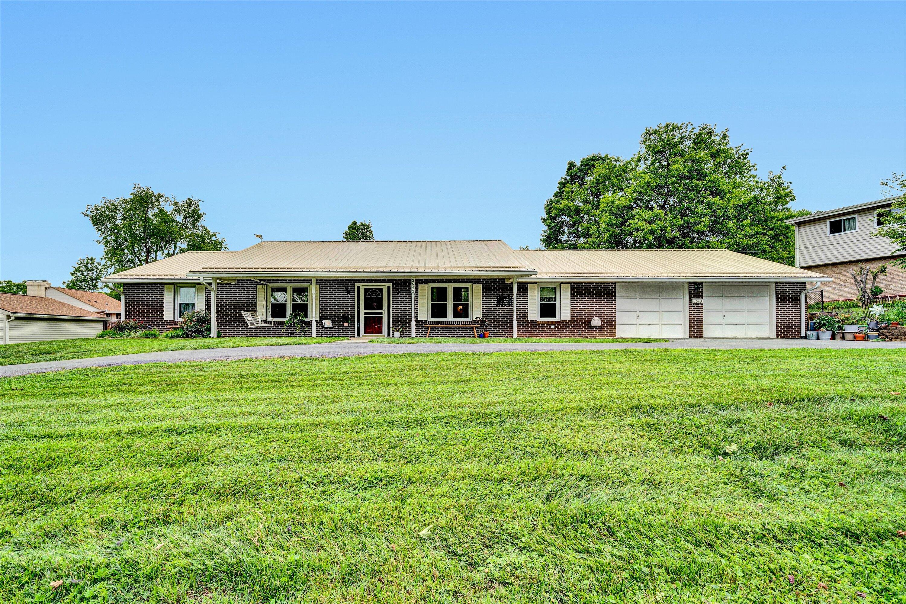 3643 Larson LN