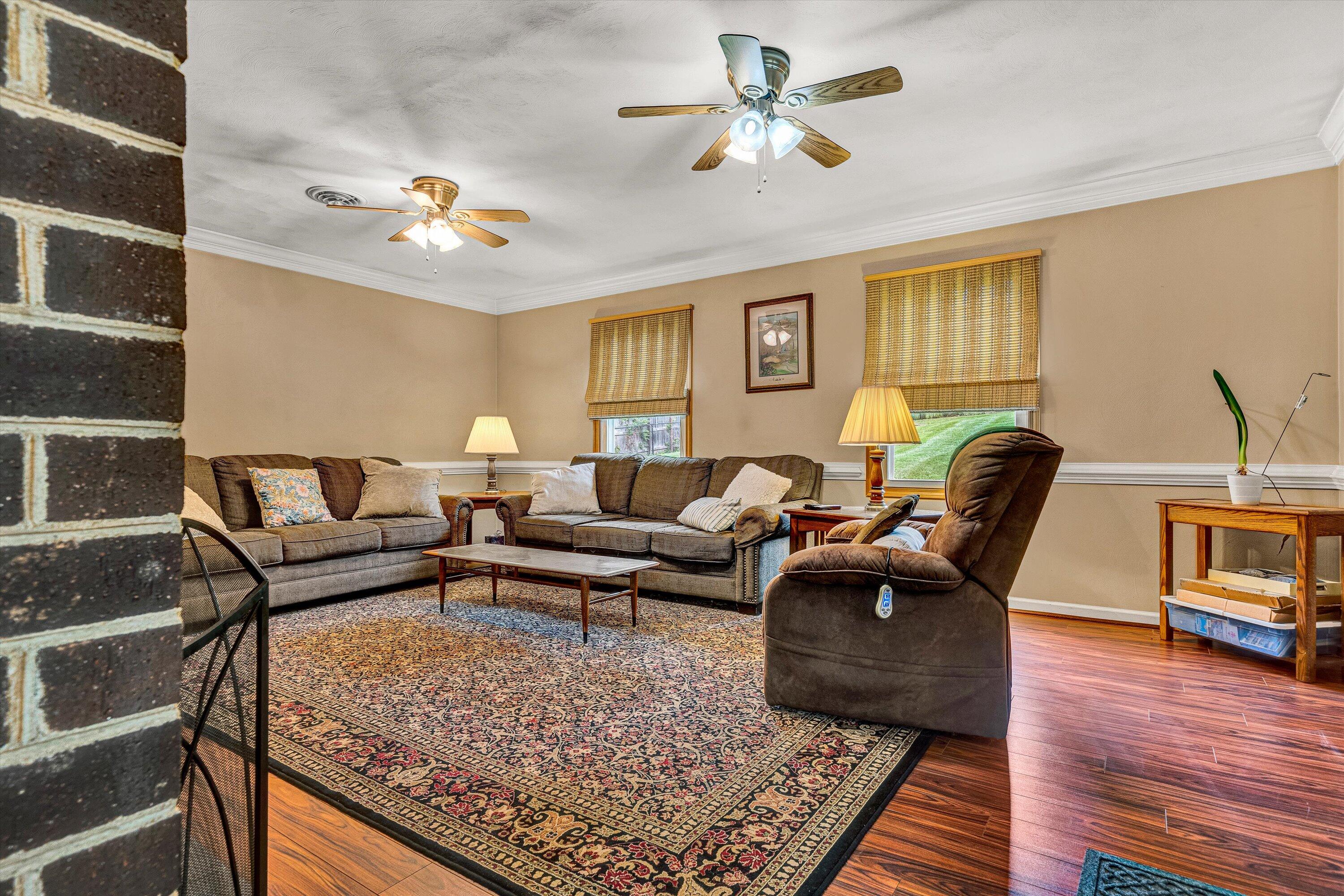 3643 Larson LN