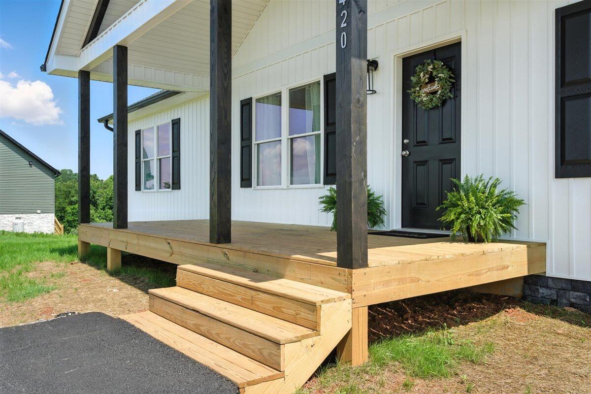 1420 Wells RD