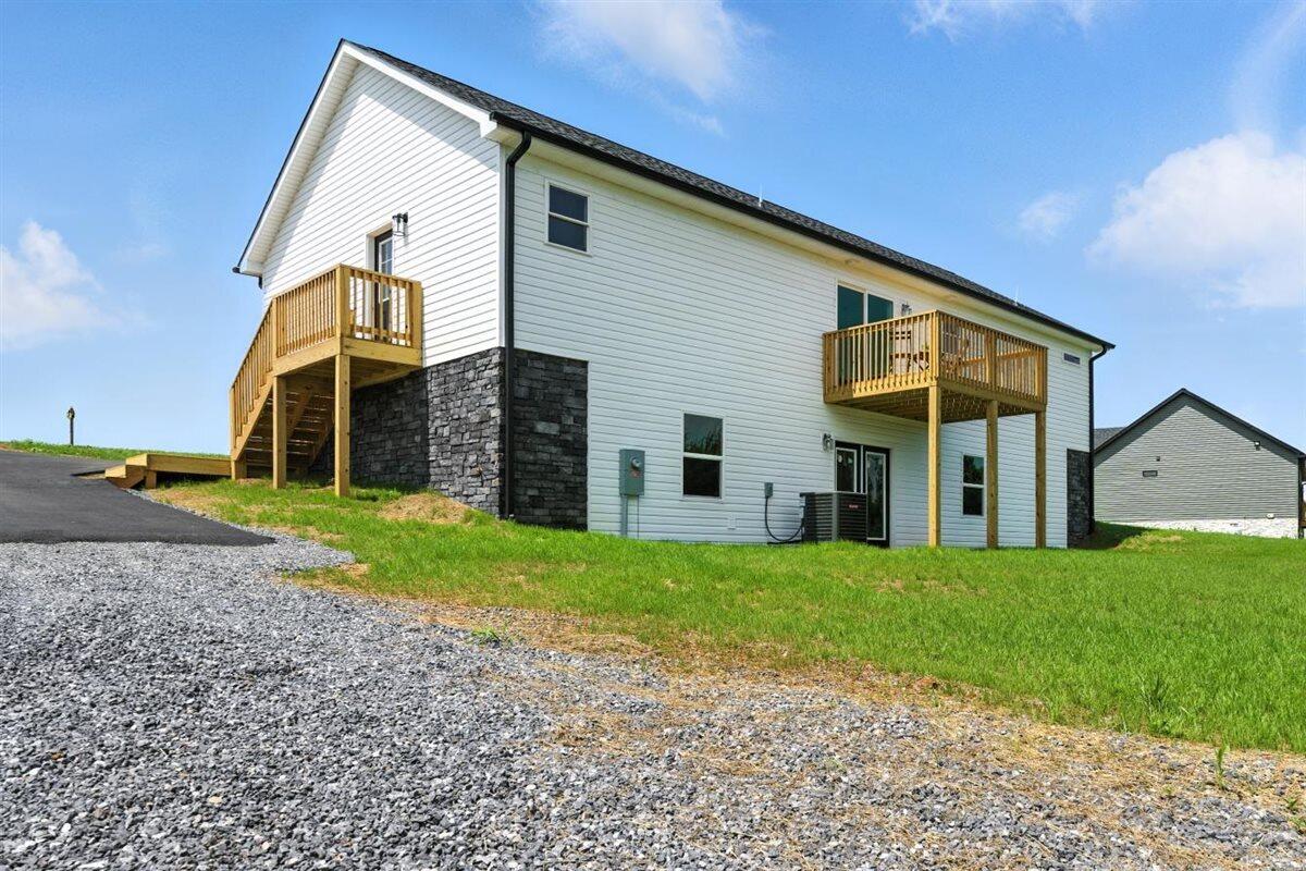 1420 Wells RD
