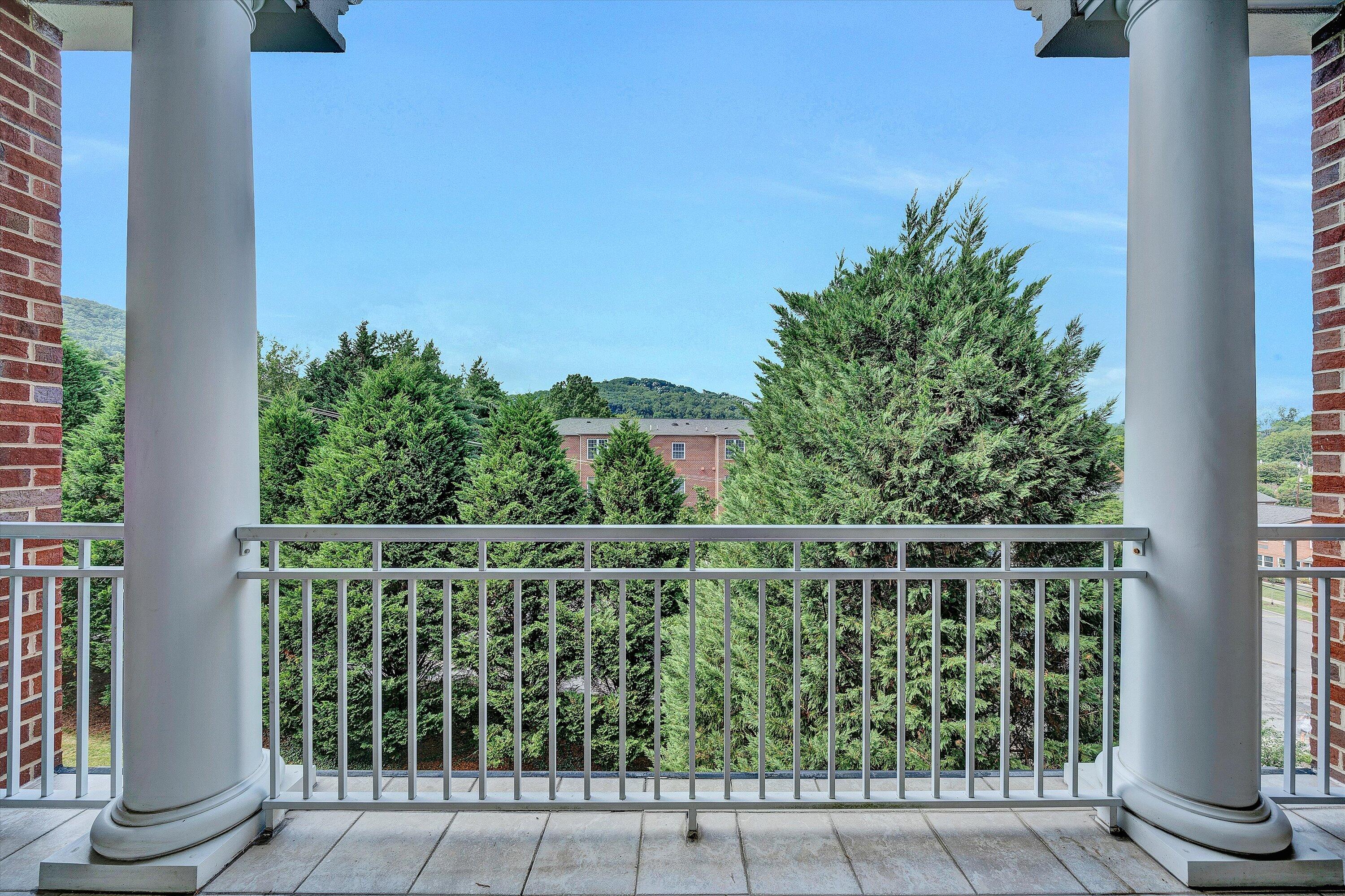 2125 Yellow Mountain RD SE Unit: 307