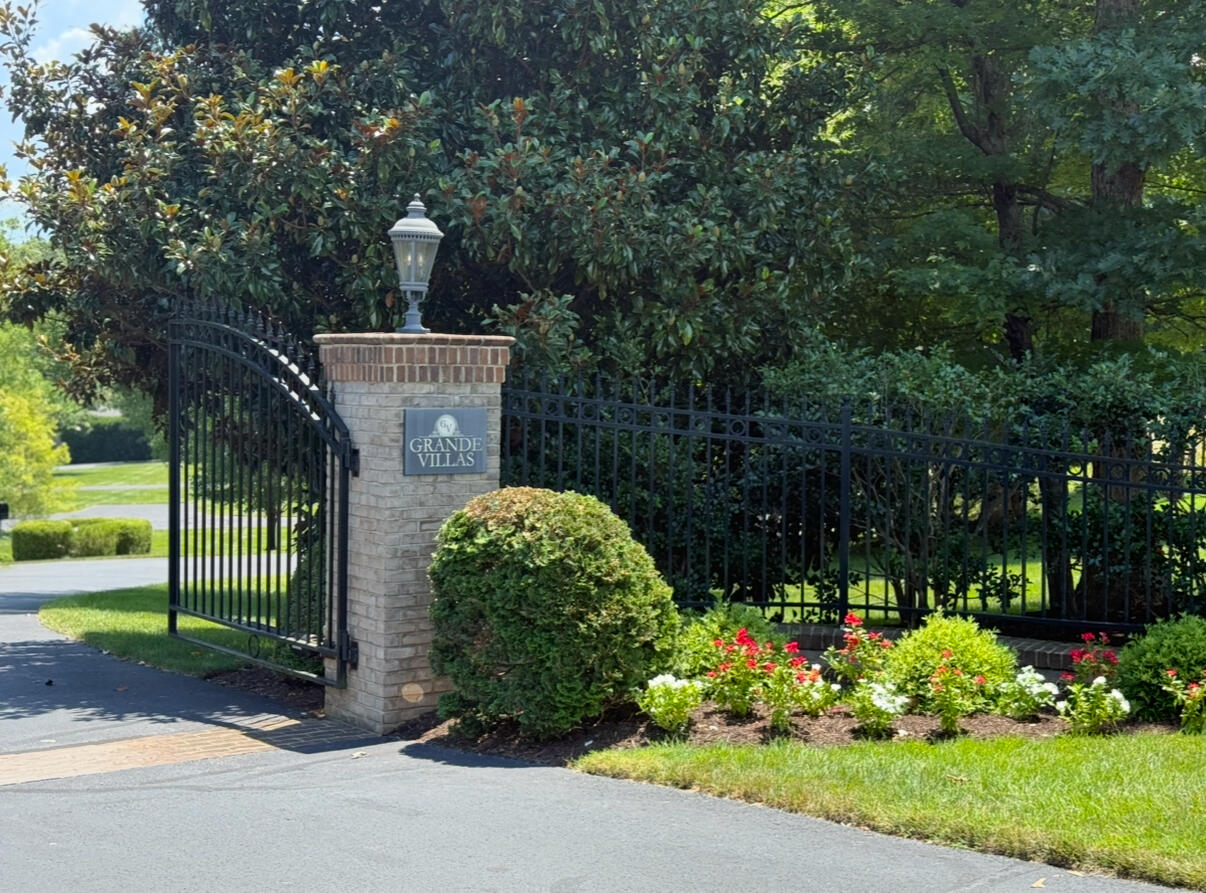 115 Grande Villa DR