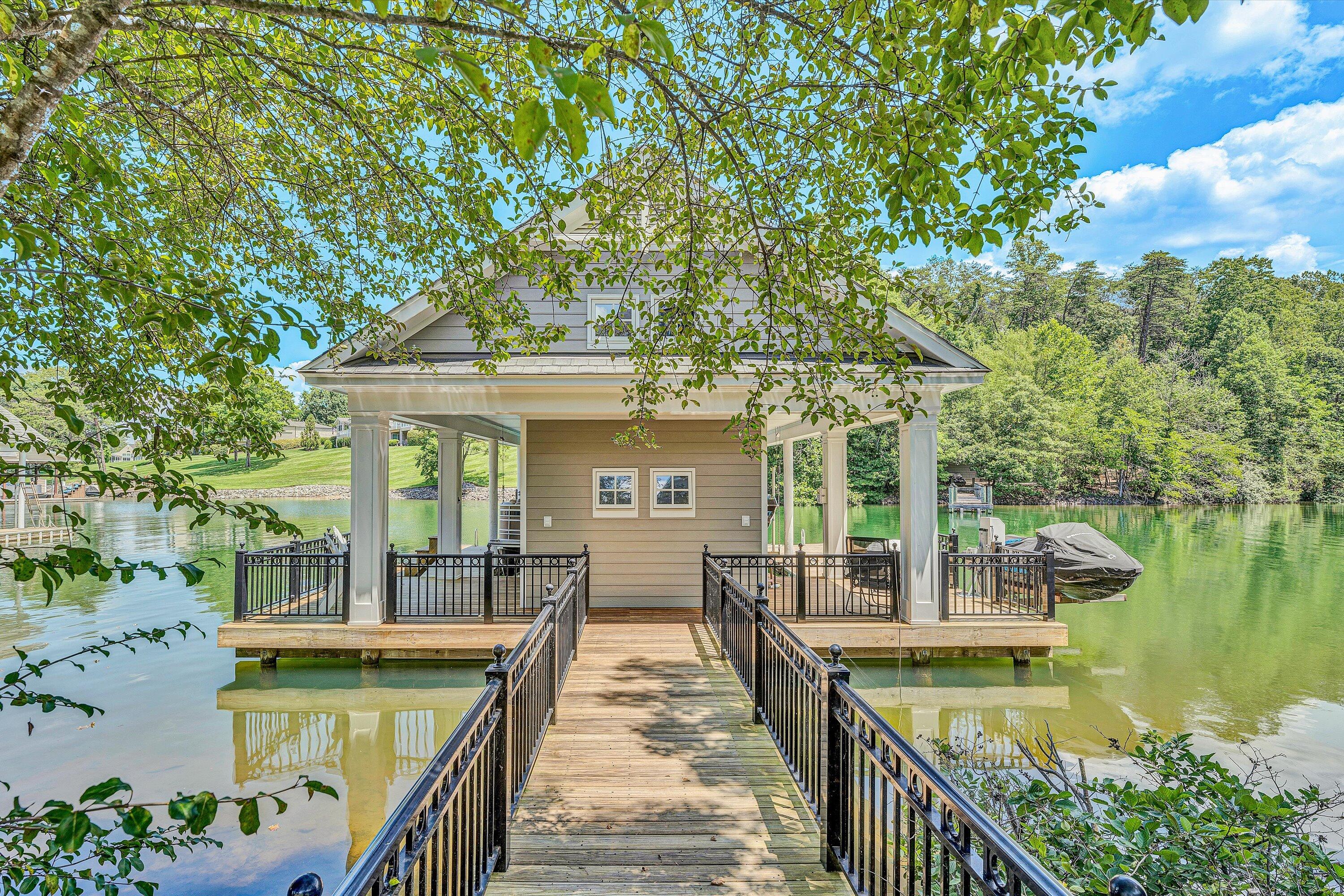 115 Grande Villa DR
