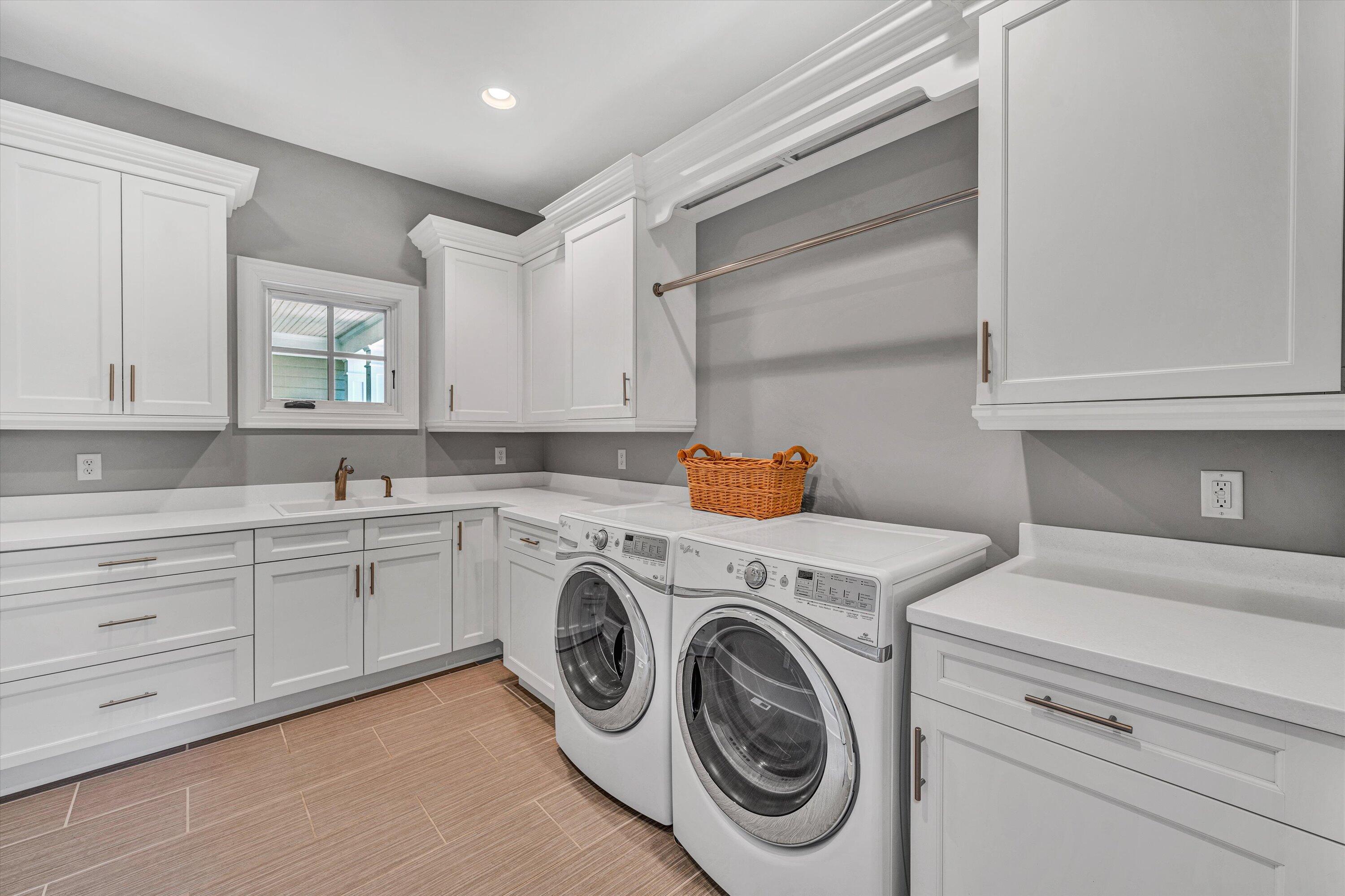 115 Grande Villa DR