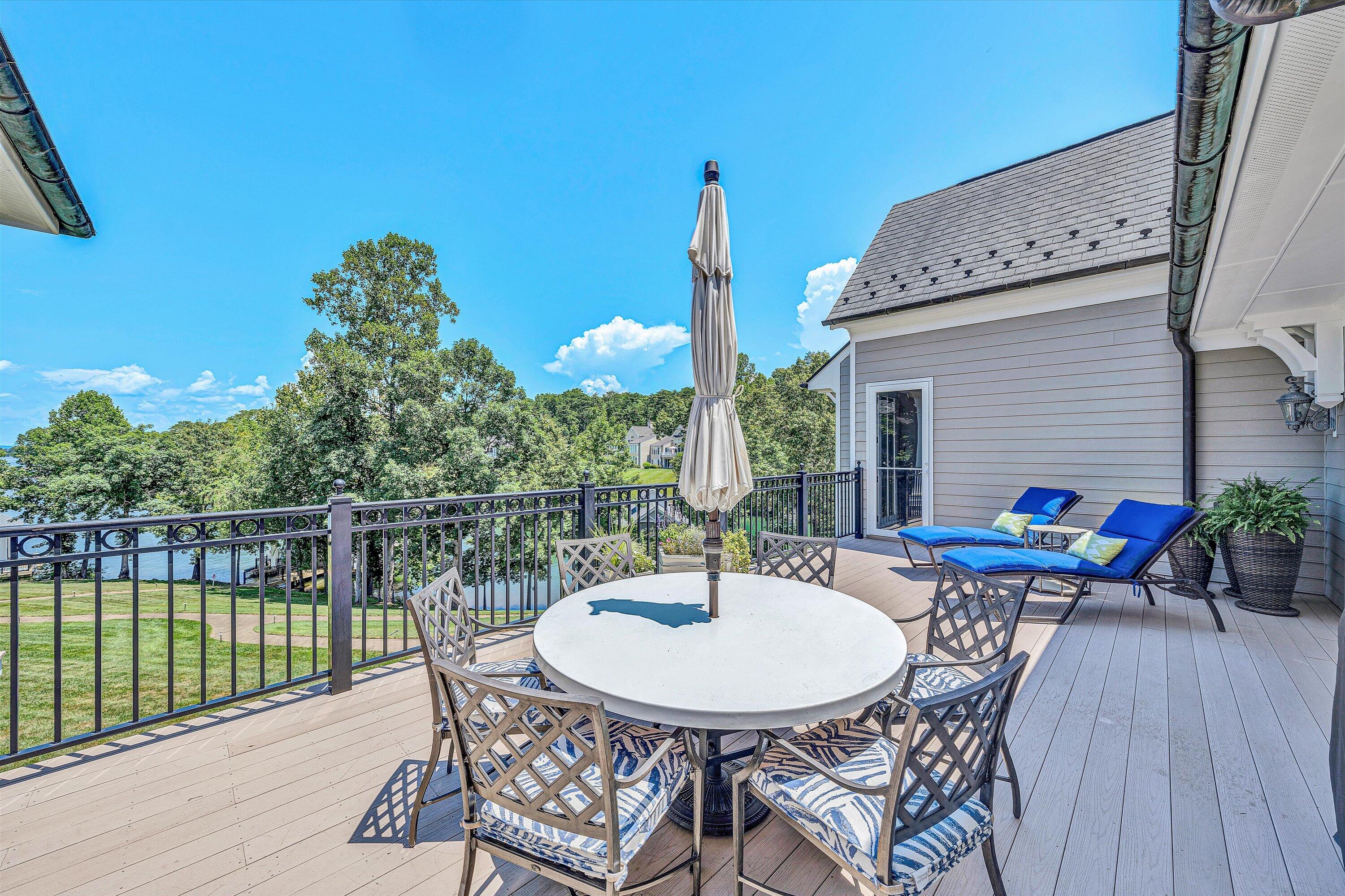 115 Grande Villa DR