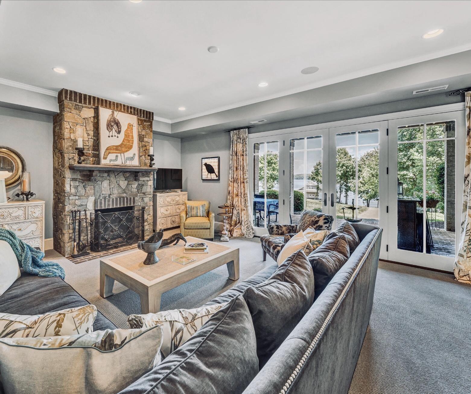 115 Grande Villa DR