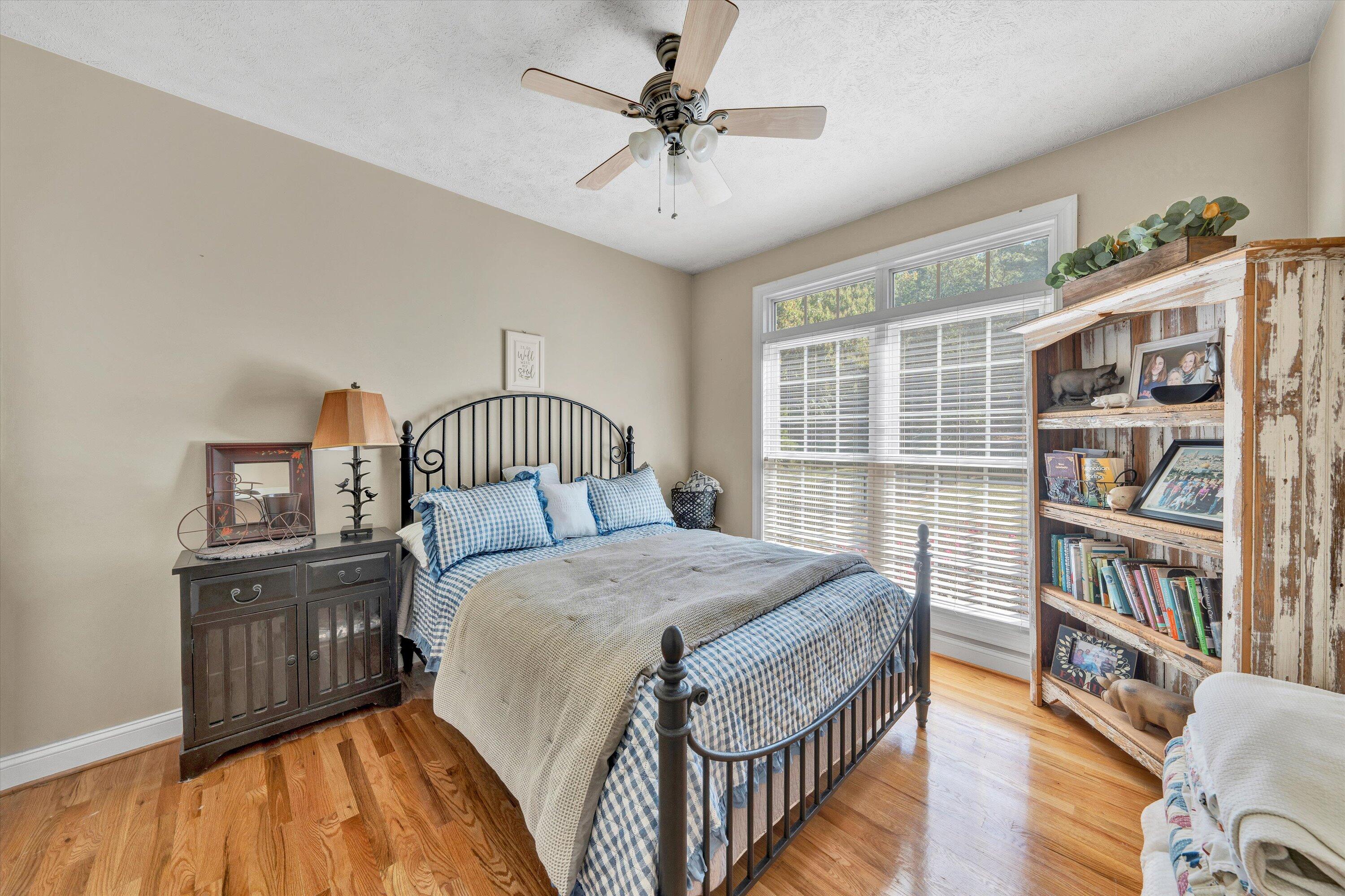 54 Sunview CIR