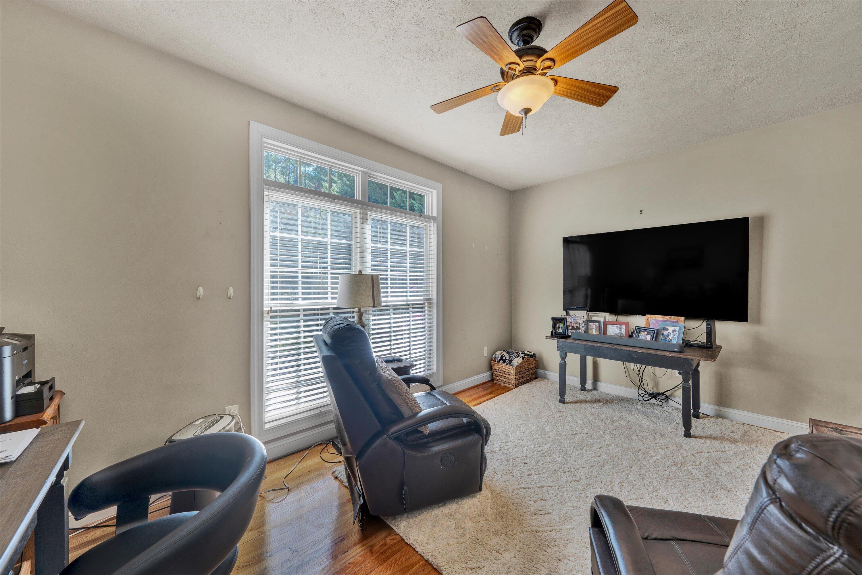 54 Sunview CIR