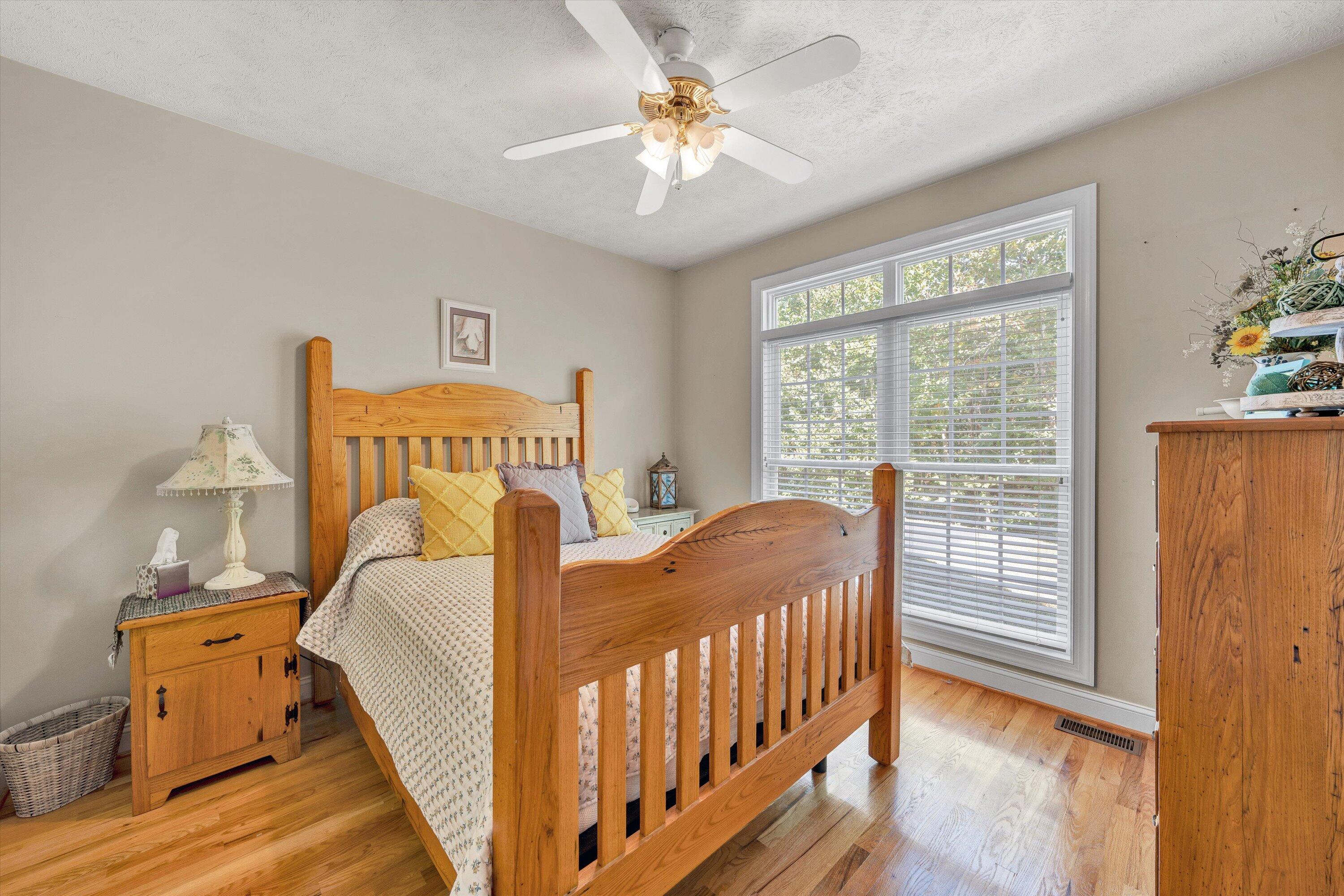 54 Sunview CIR
