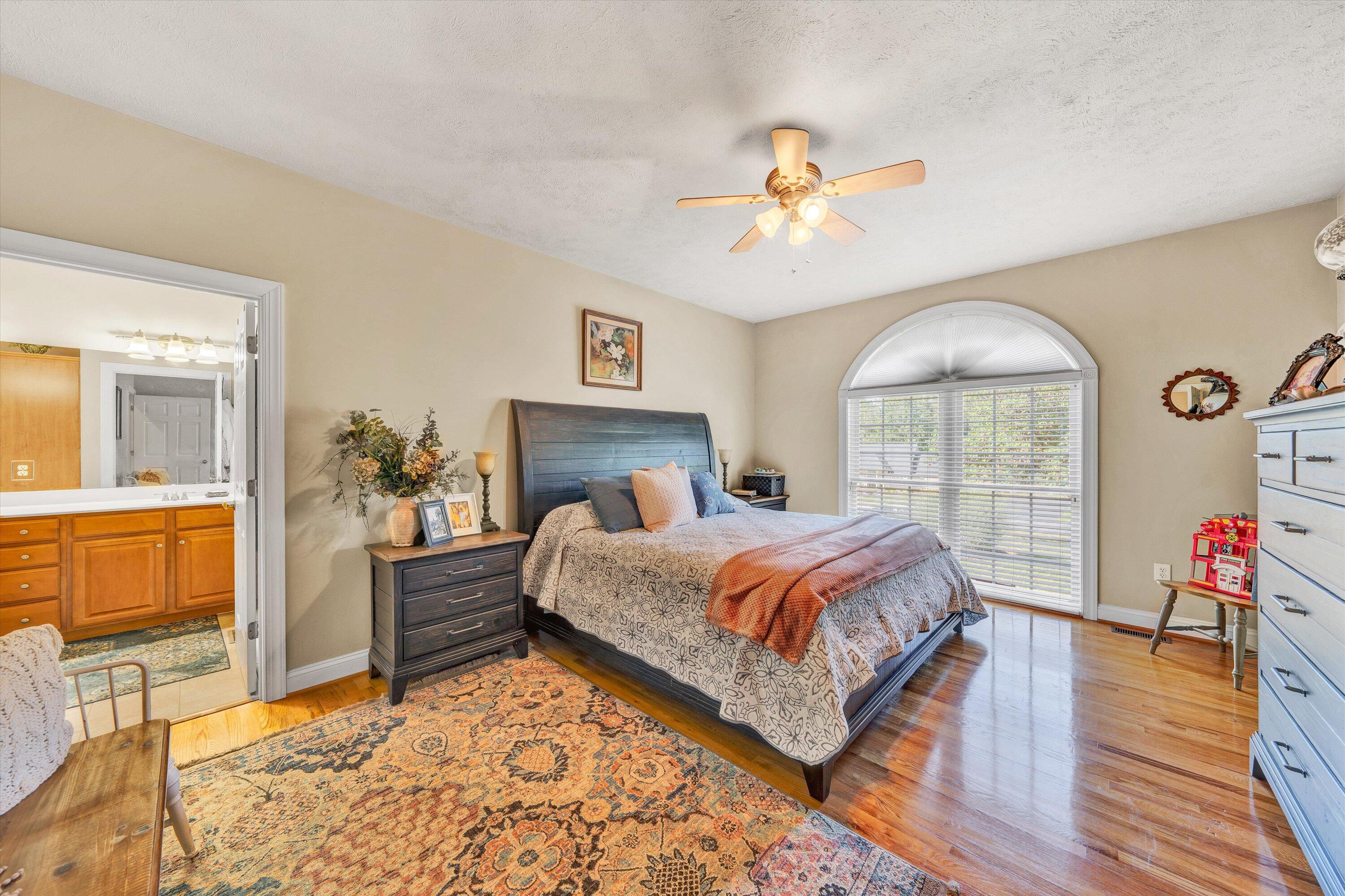 54 Sunview CIR
