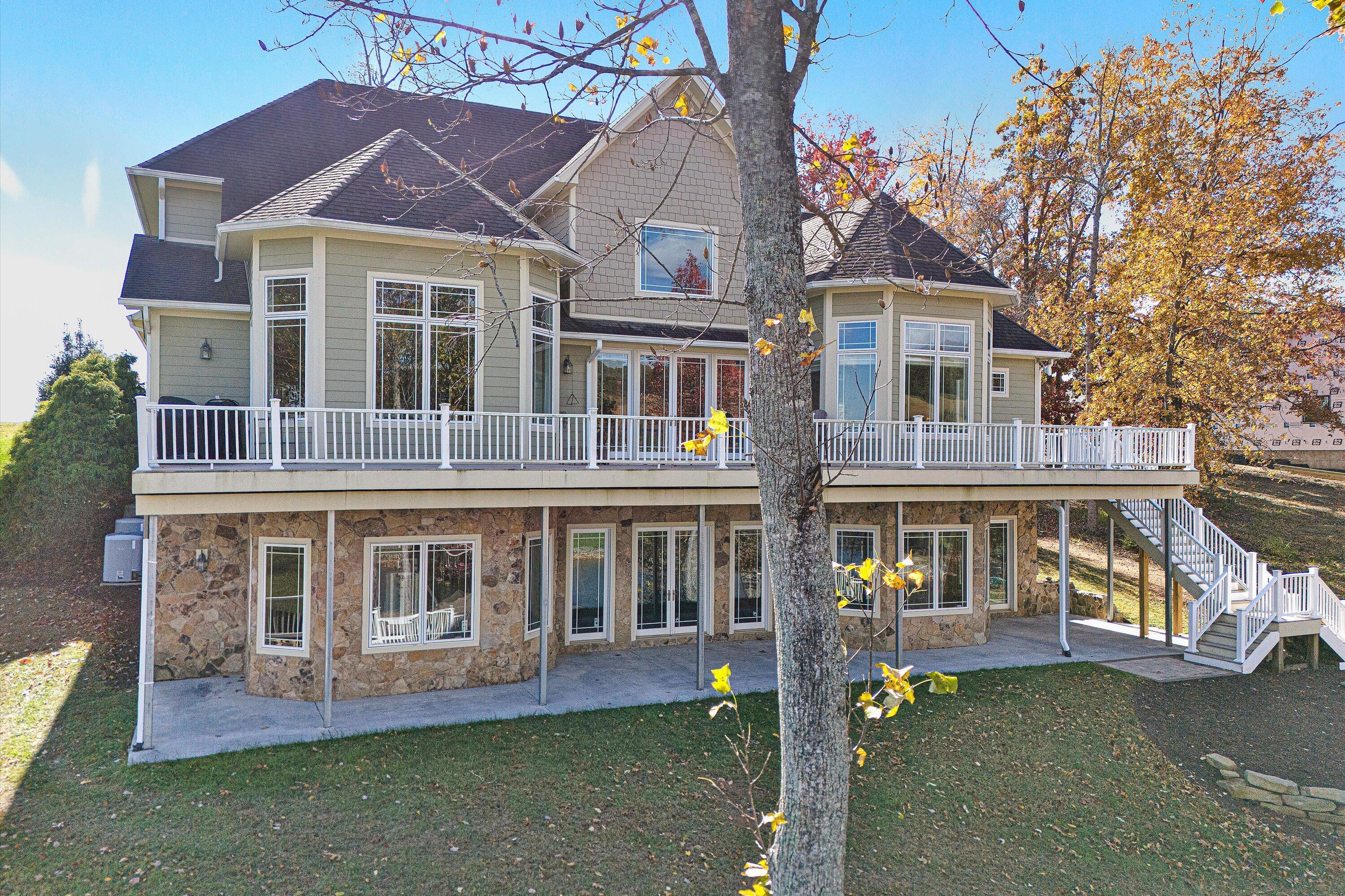 803 Compass Cove CIR