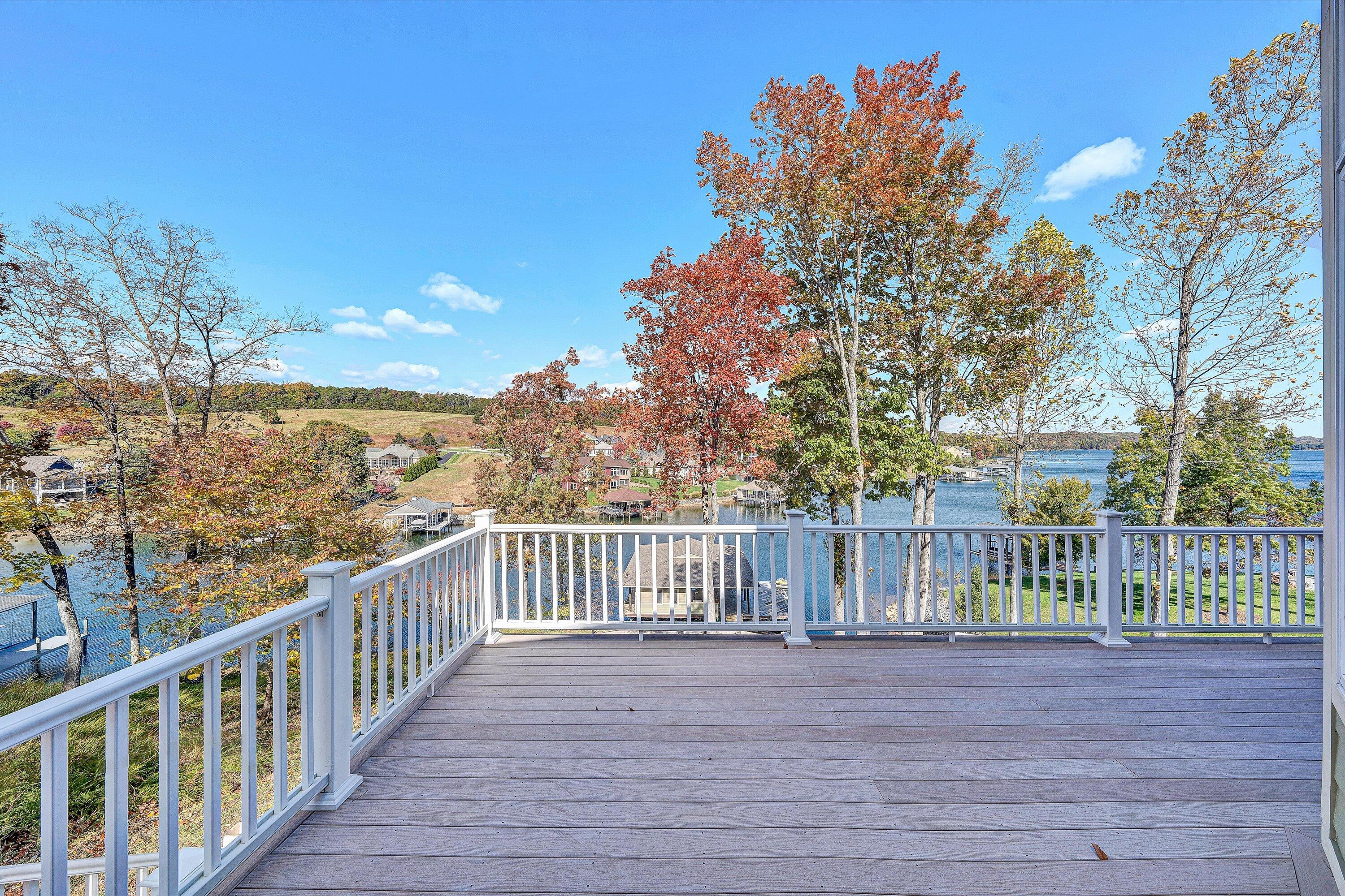 803 Compass Cove CIR