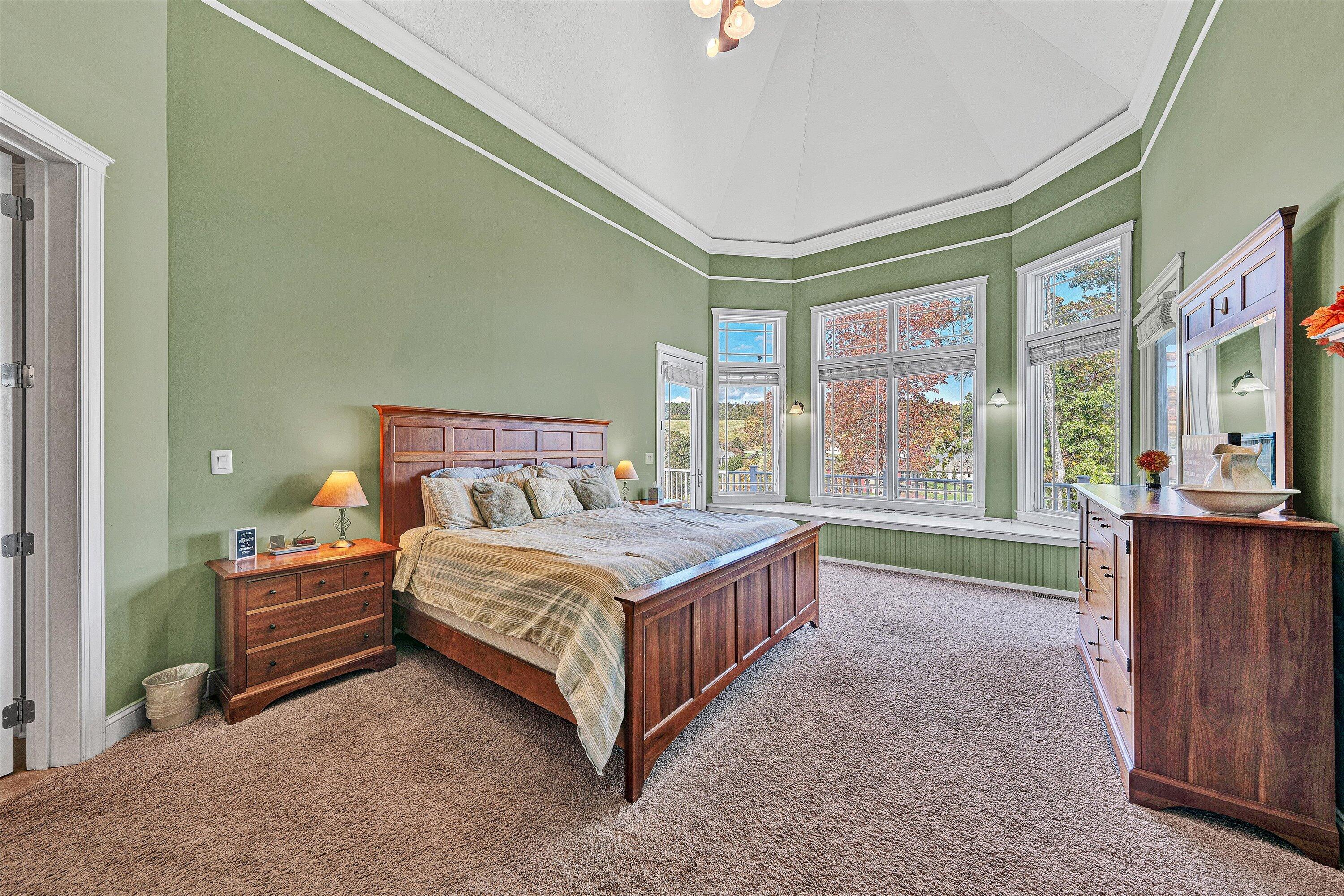 803 Compass Cove CIR