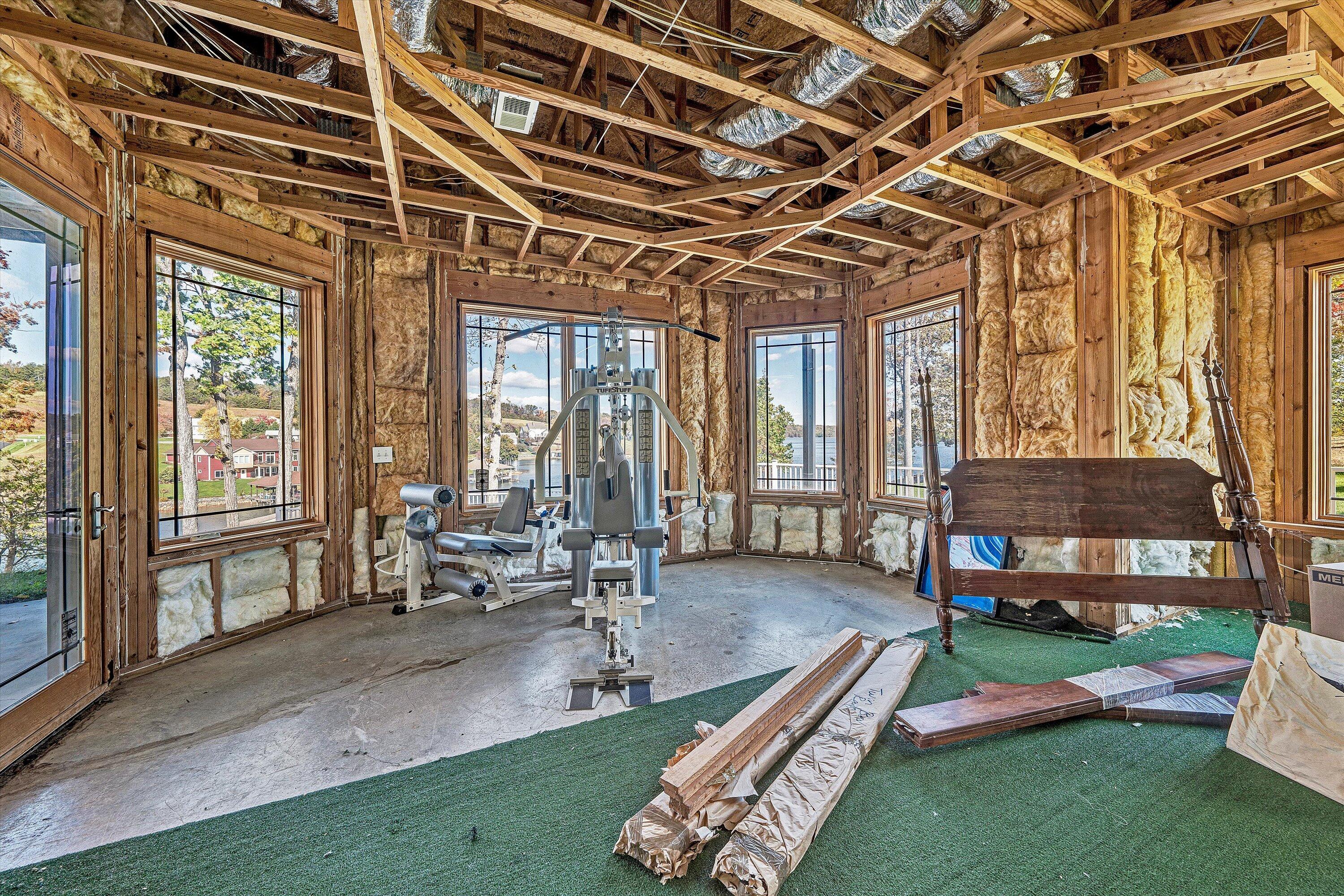 803 Compass Cove CIR