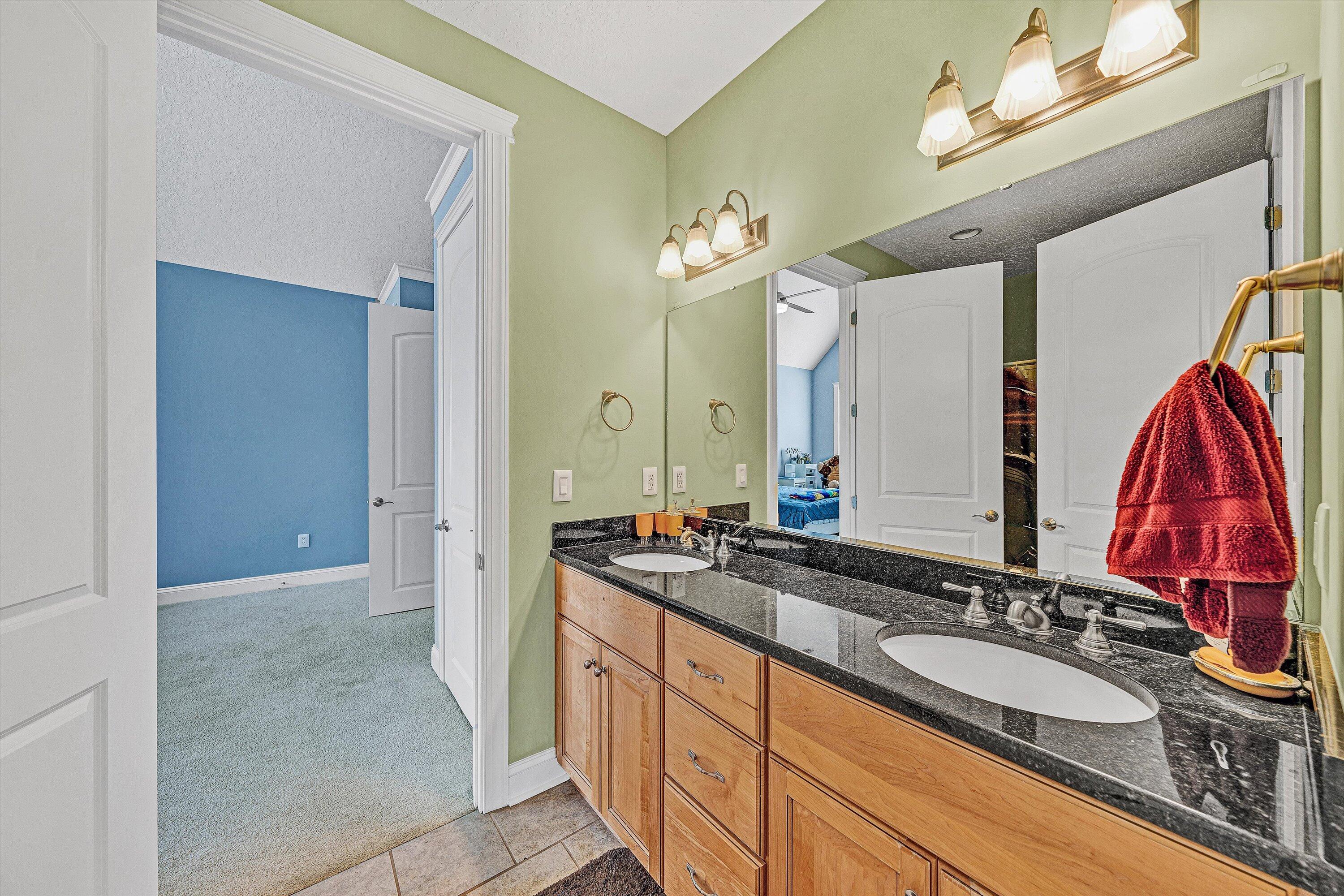 803 Compass Cove CIR