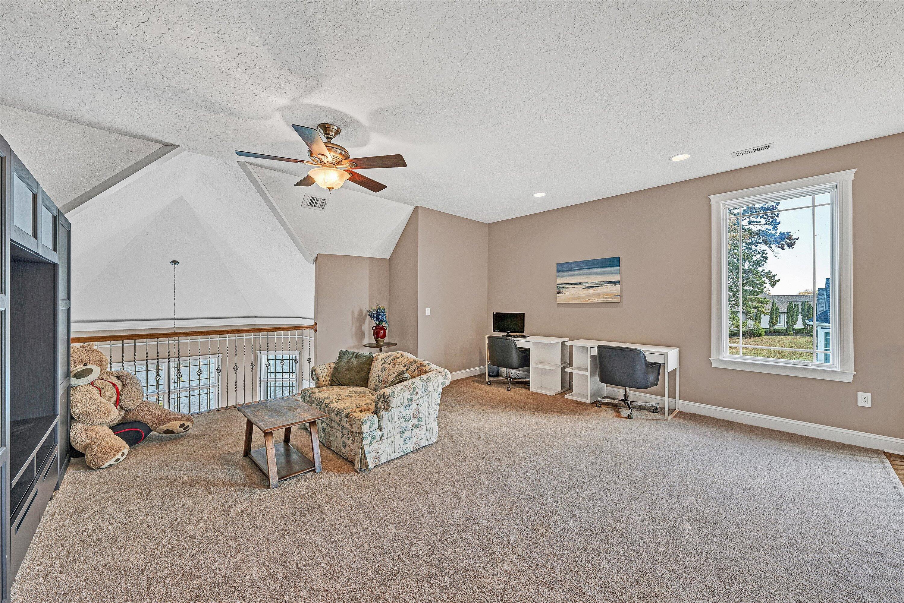 803 Compass Cove CIR