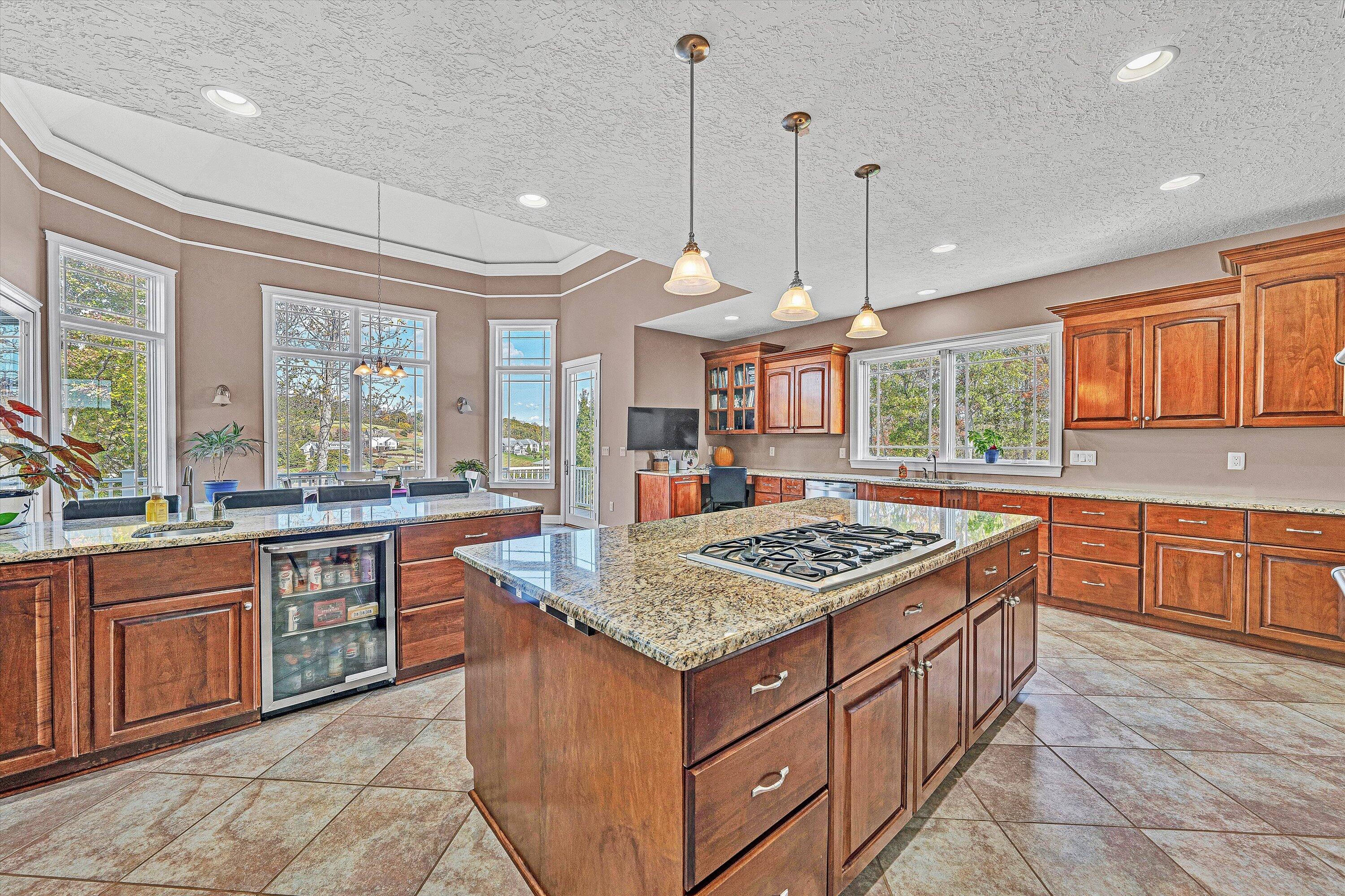 803 Compass Cove CIR