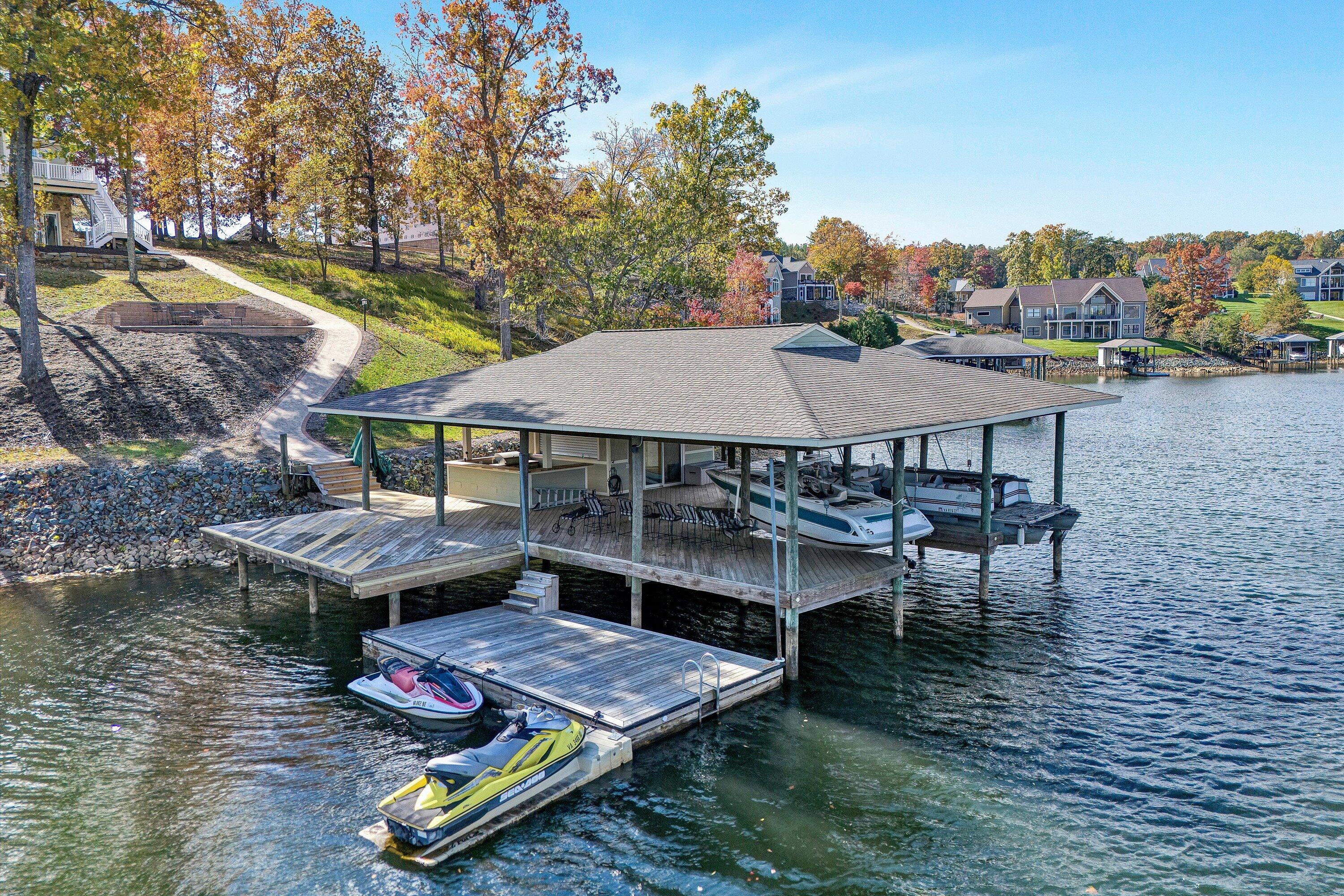 803 Compass Cove CIR